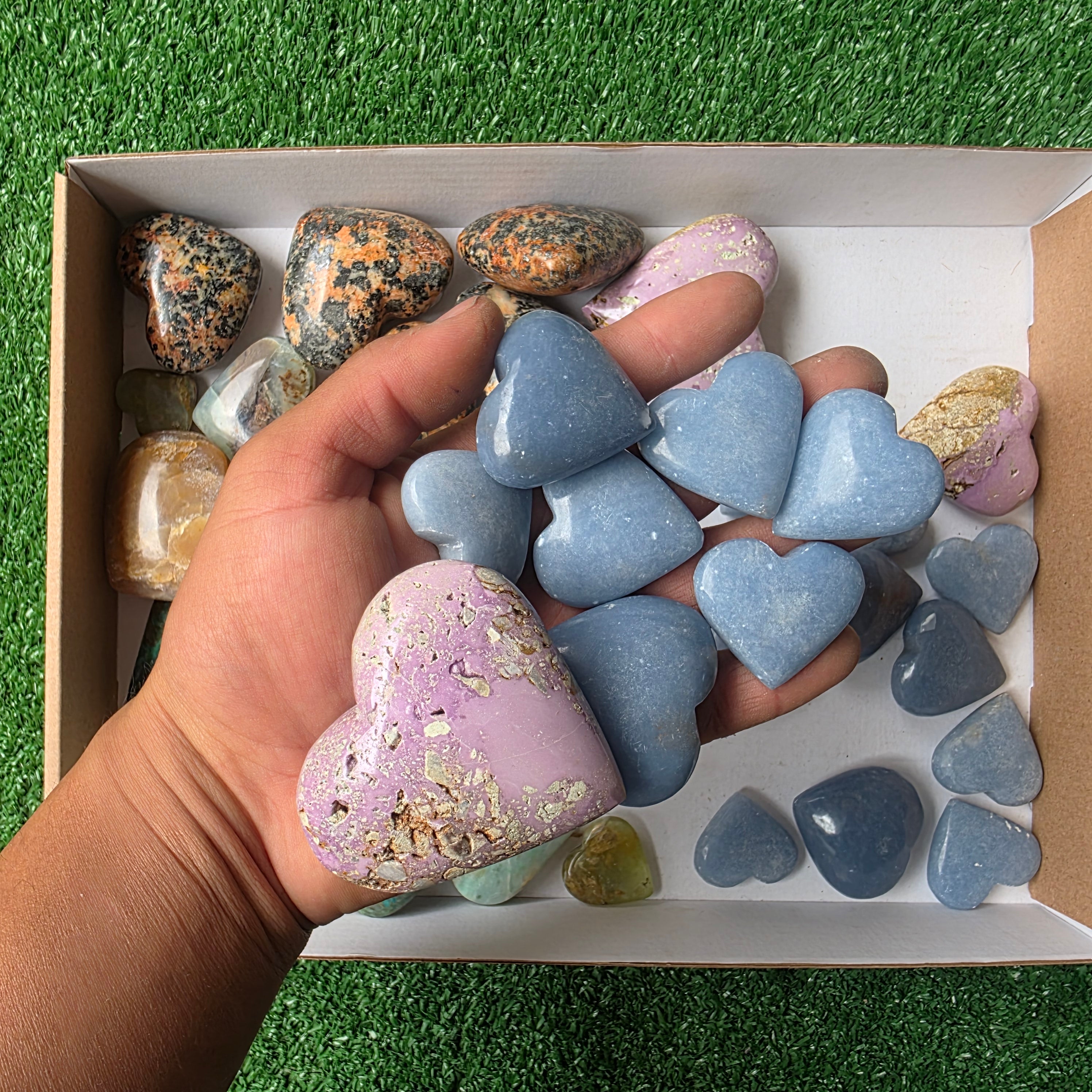 Lot 38 pcs Heart of mixed stones