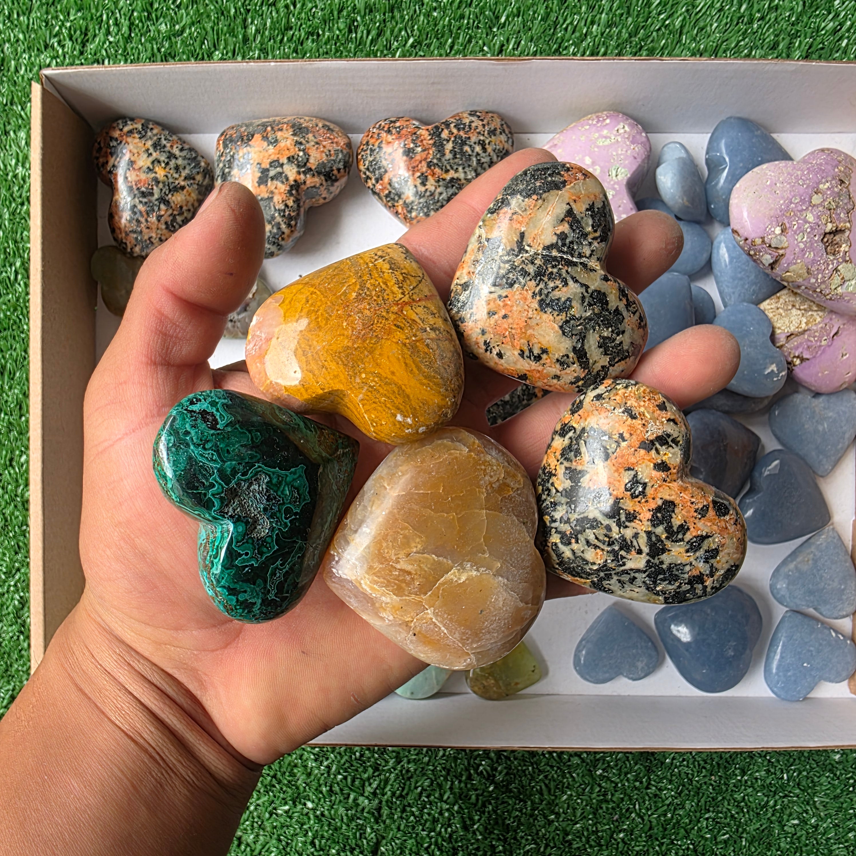 Lot 38 pcs Heart of mixed stones
