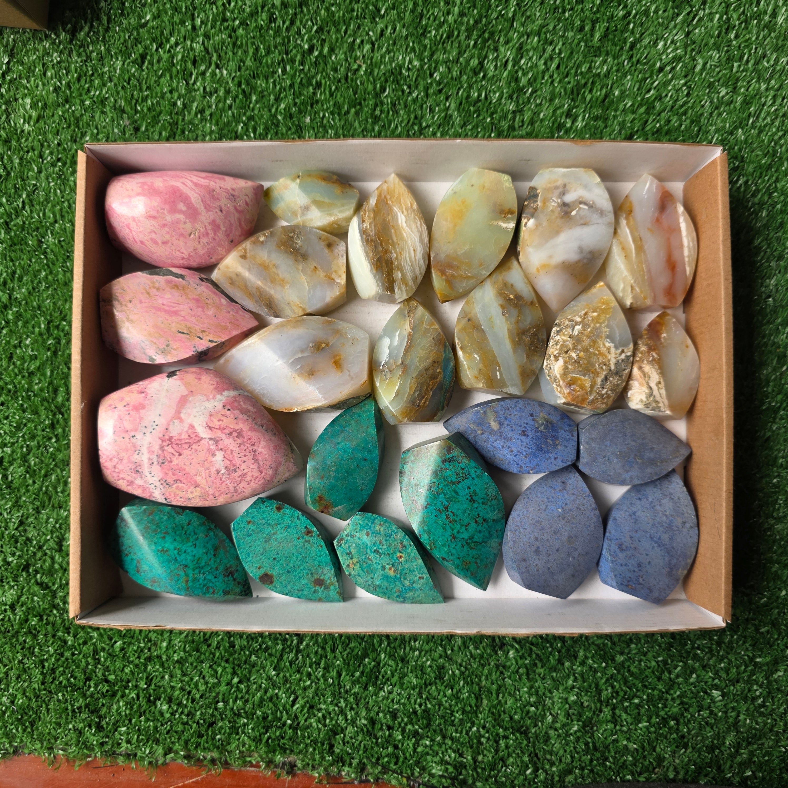 Lot 23 pcs Flame of mixed stones
