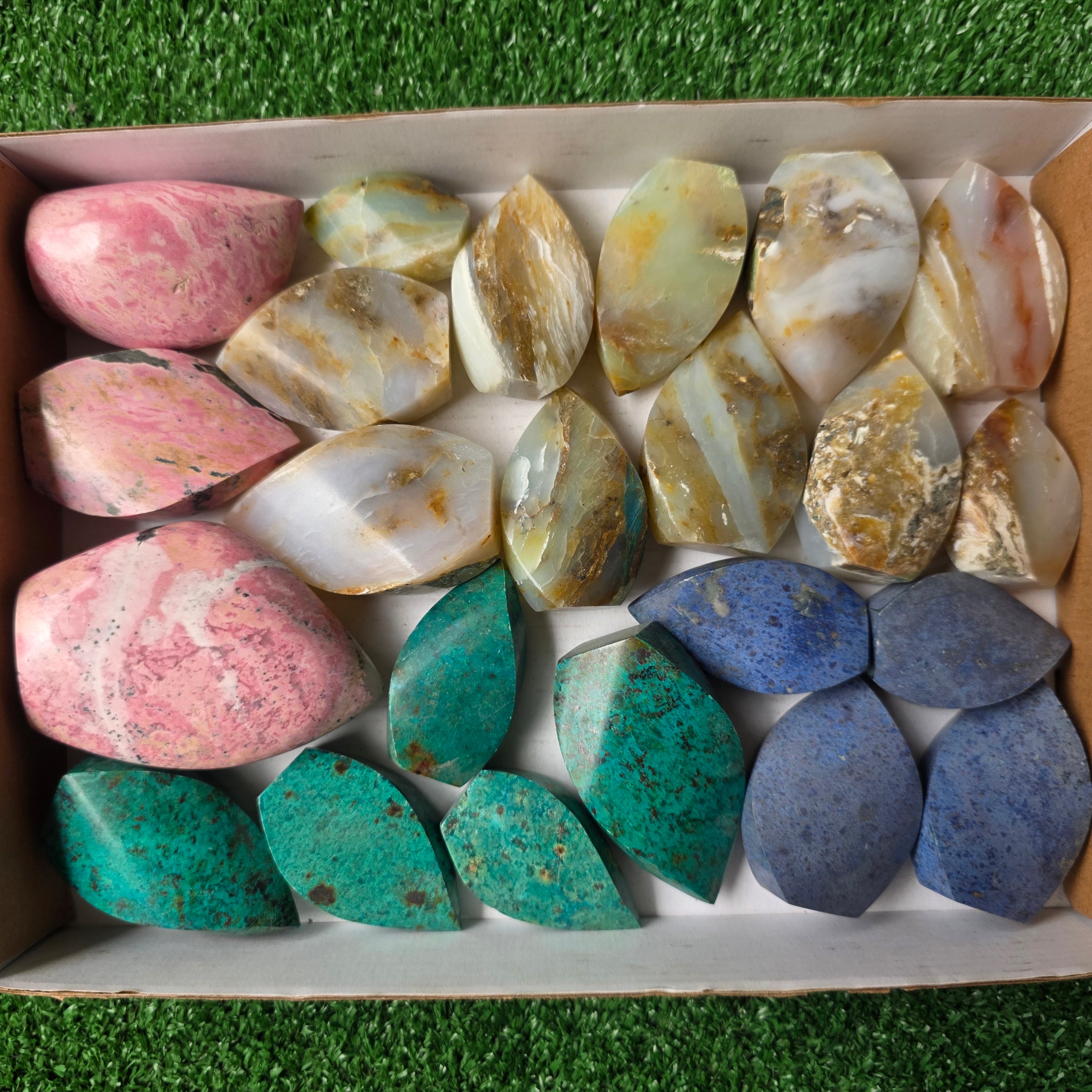 Lot 23 pcs Flame of mixed stones