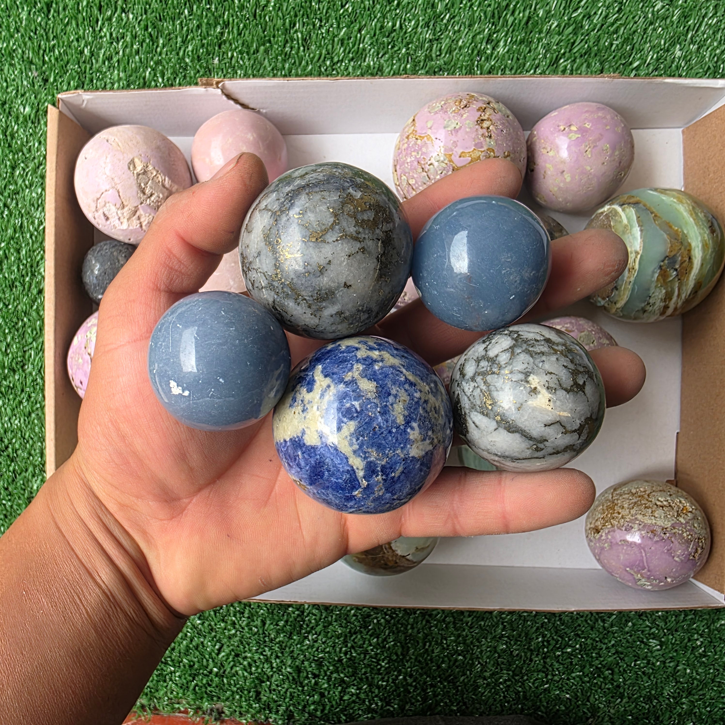 Lot 25 pcs Sphere of mixed stones