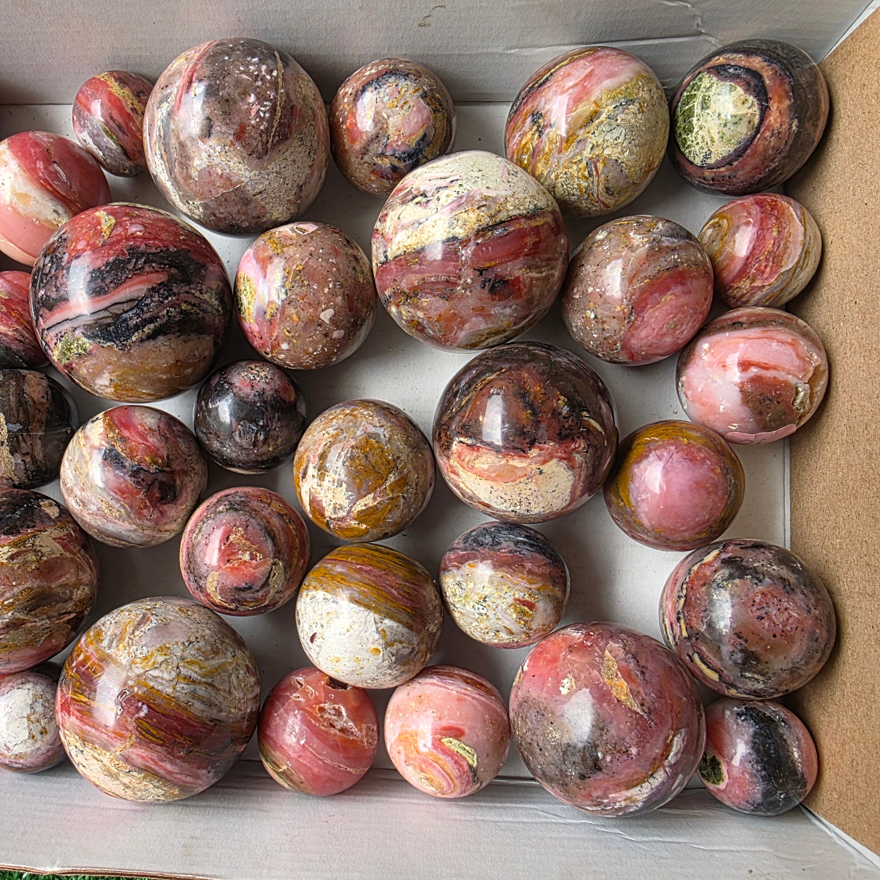 Lot 35 pcs strawberry pink opal Sphere