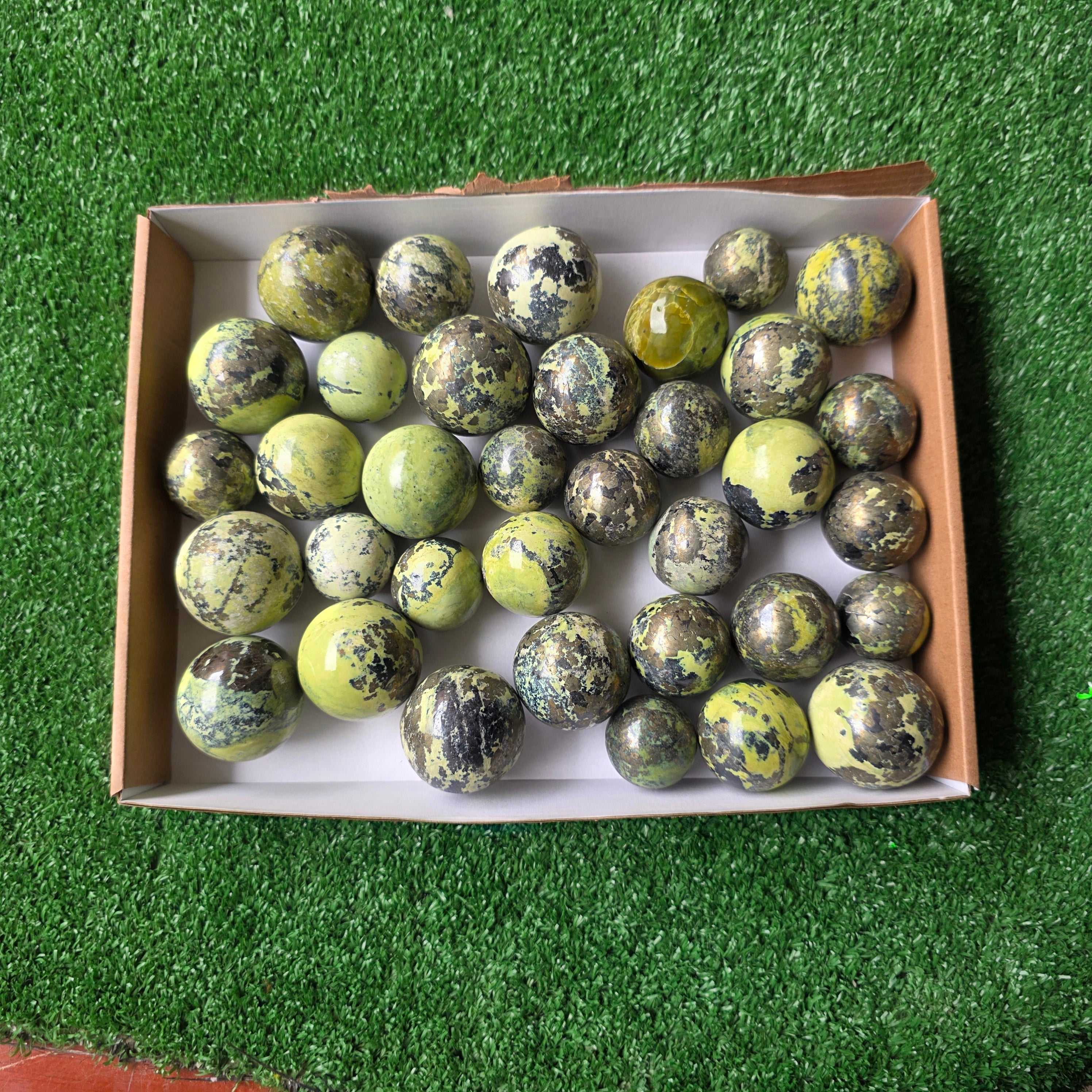 Lot 35 pcs Serpentine Sphere