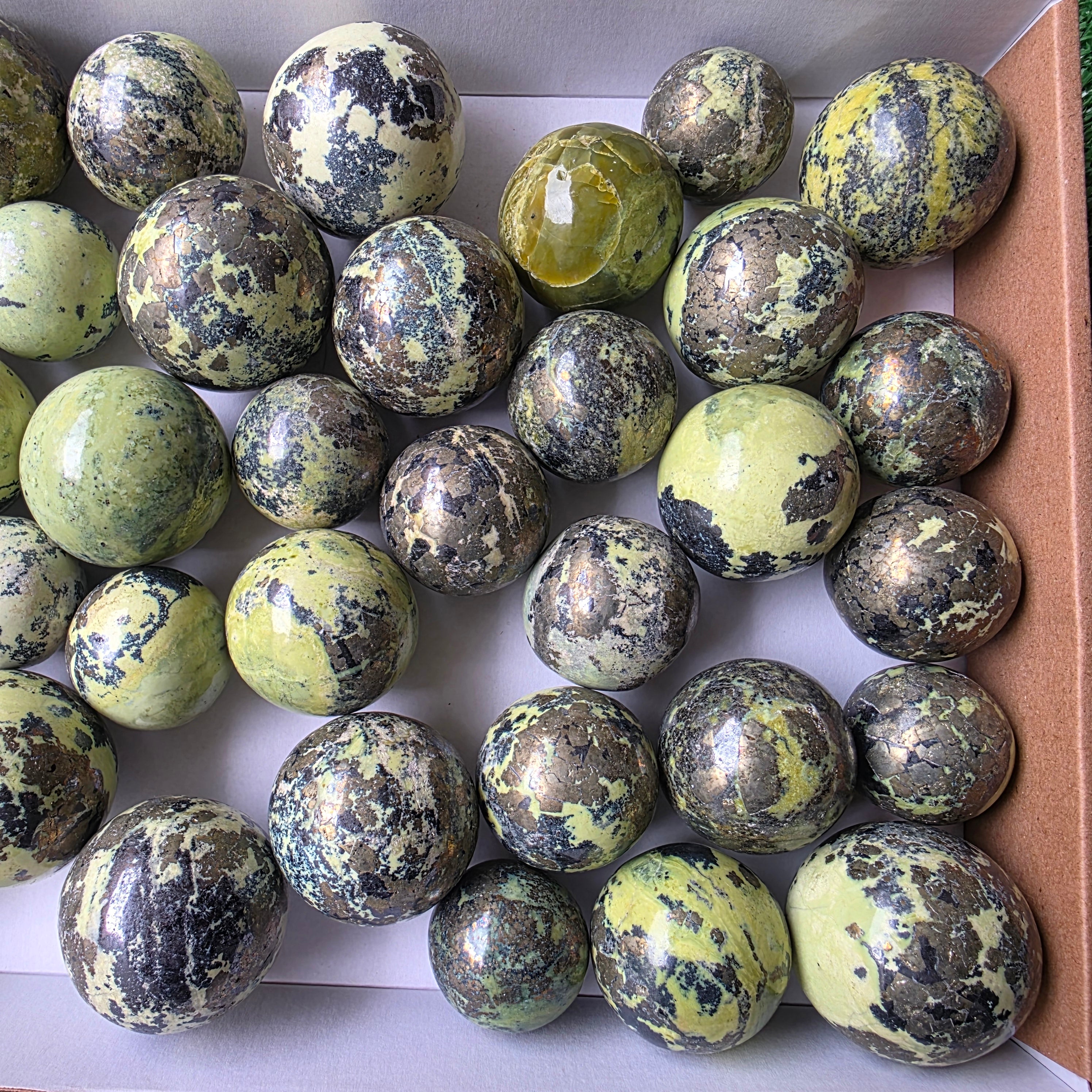 Lot 35 pcs Serpentine Sphere