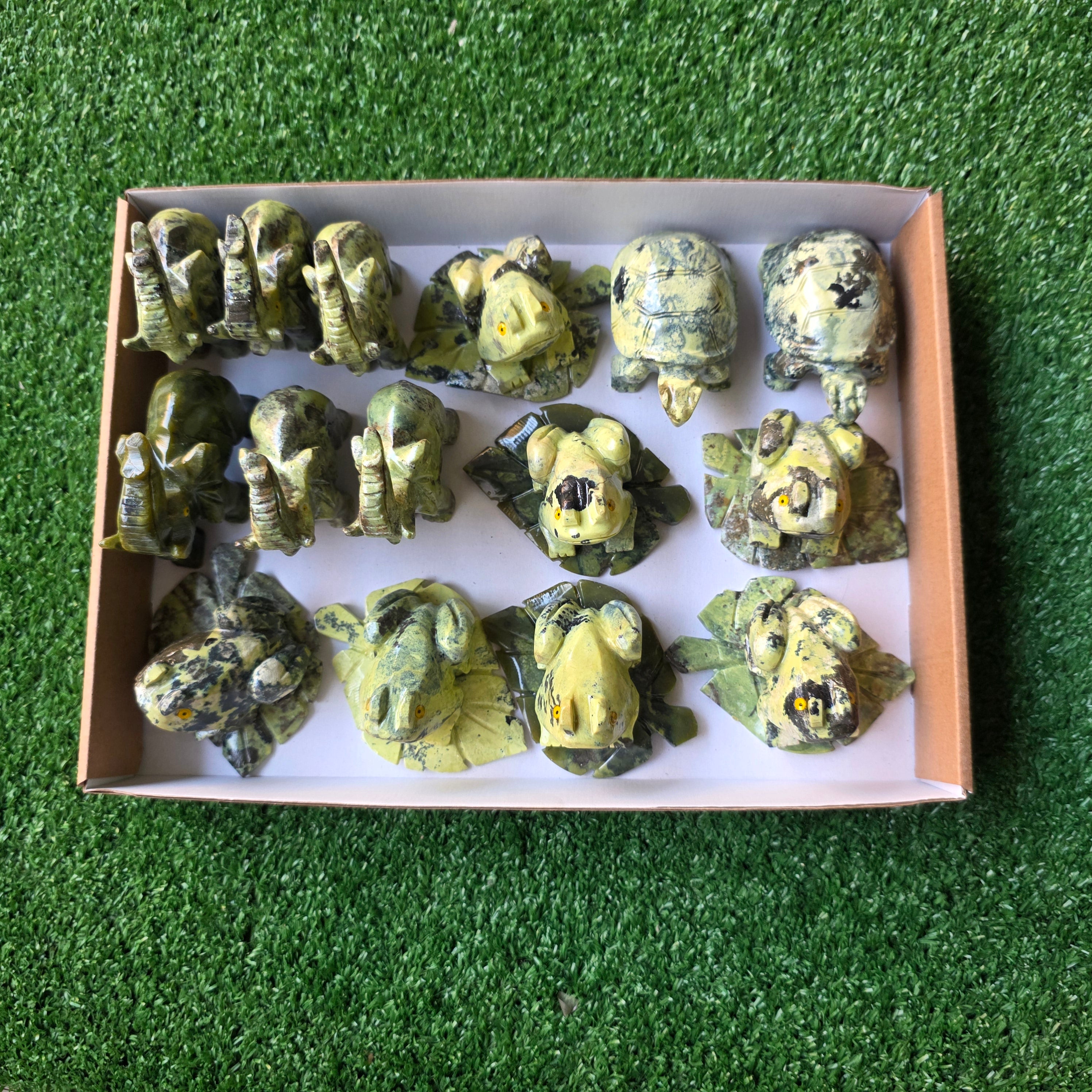 Lot 15 pcs Serpentine Animals