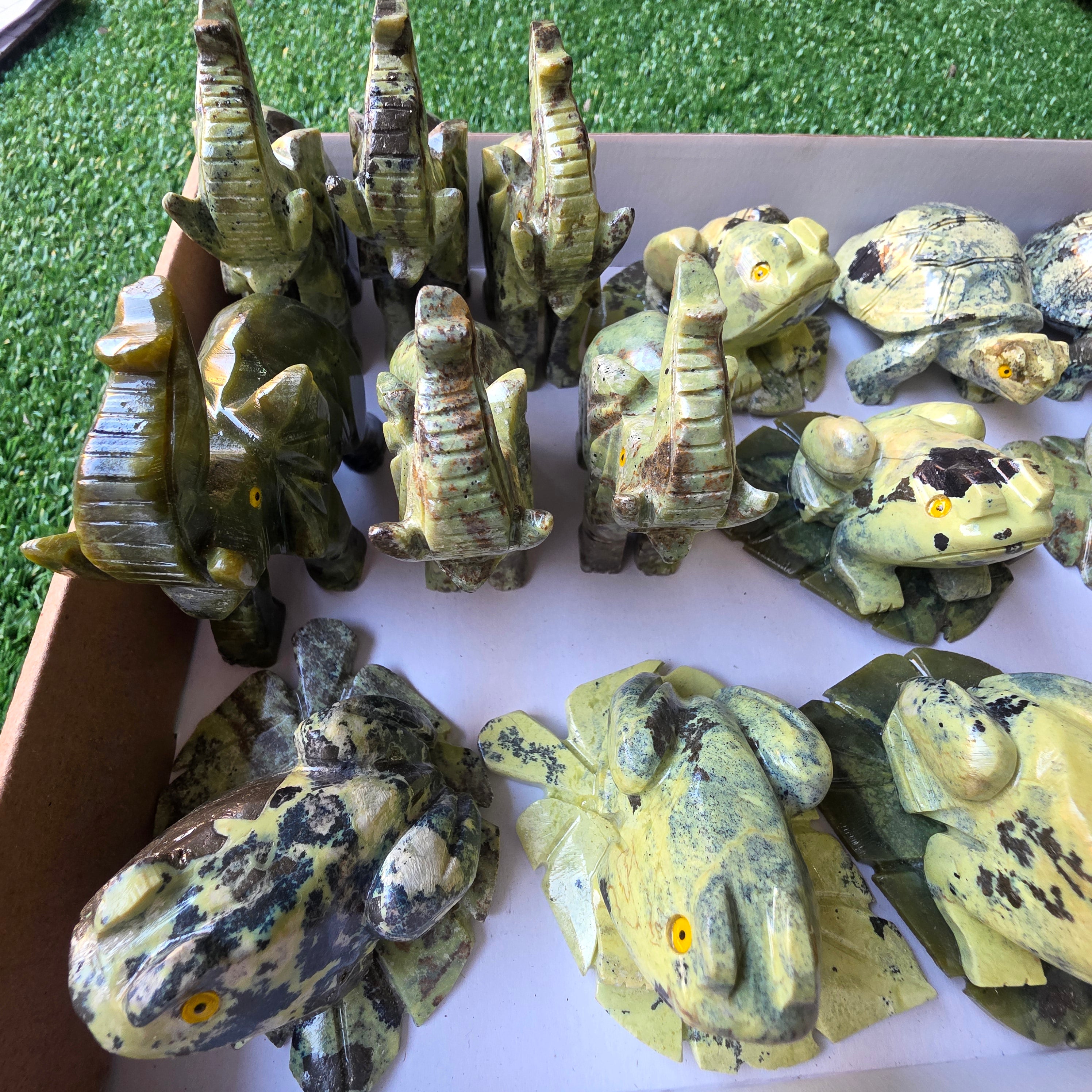 Lot 15 pcs Serpentine Animals