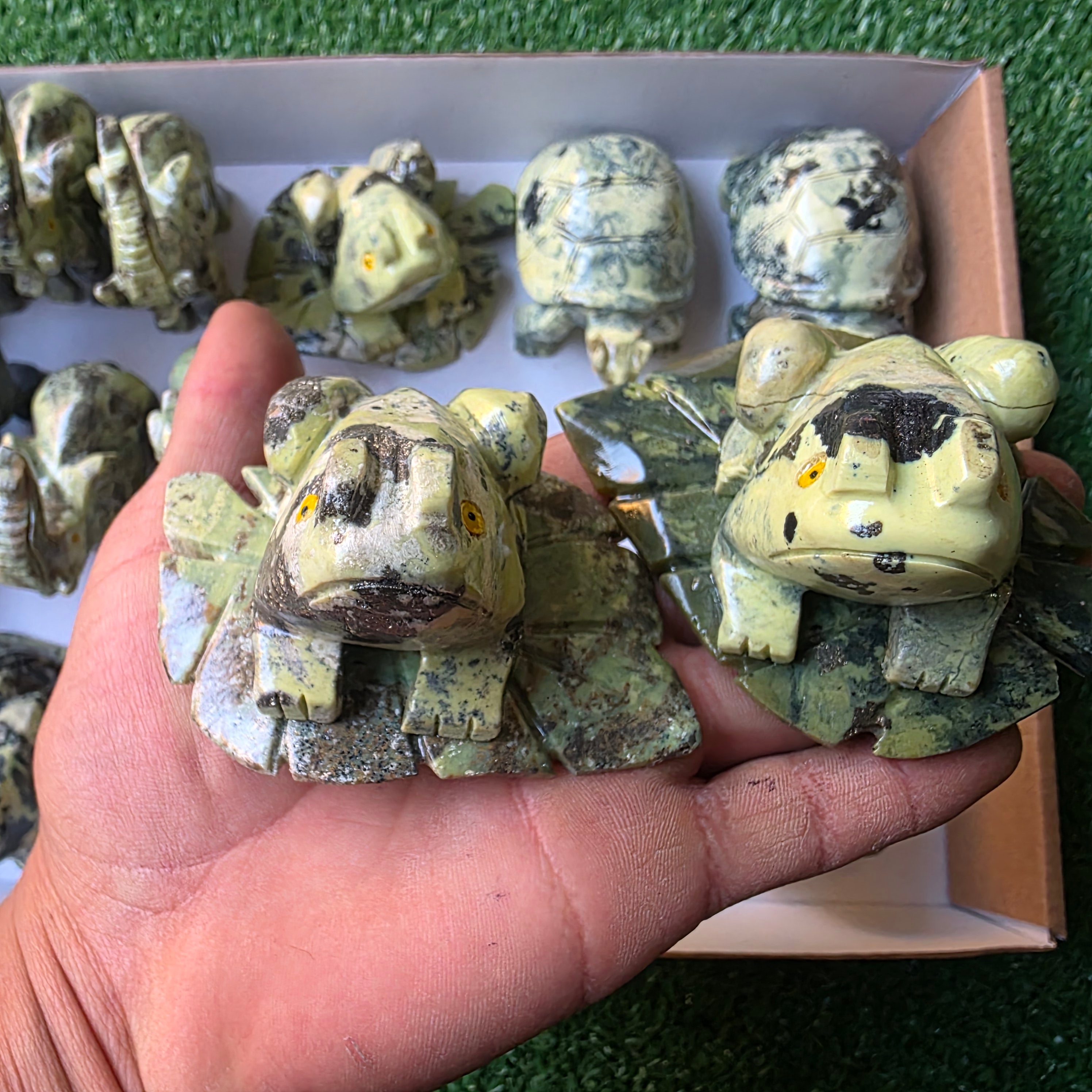 Lot 15 pcs Serpentine Animals