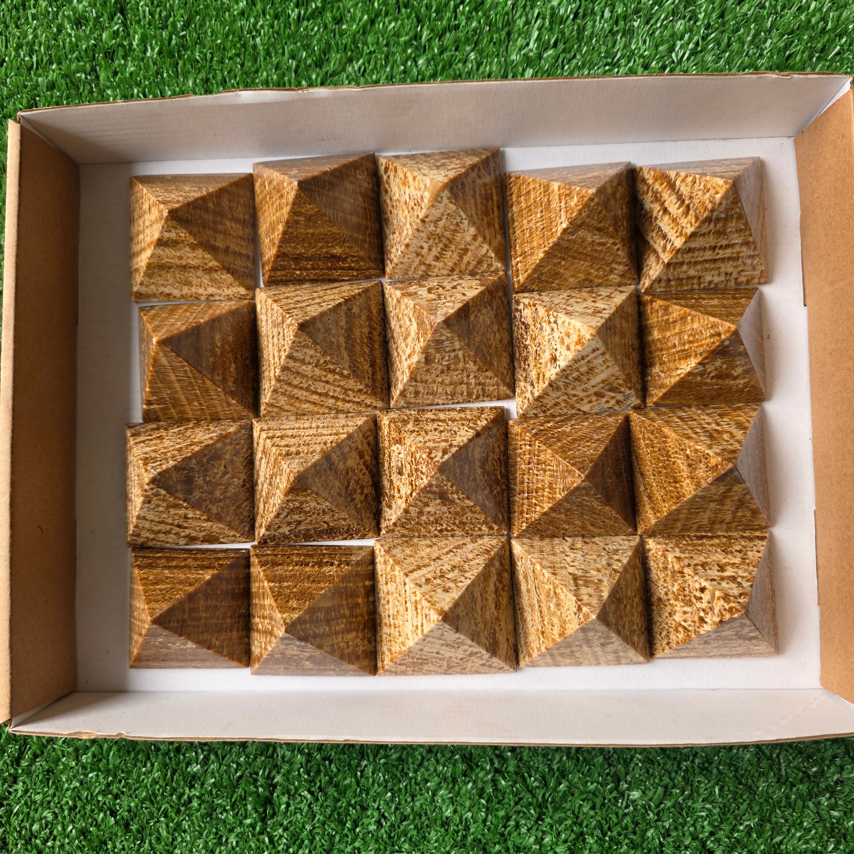 Lot 20 pcs Aragonite Pyramid