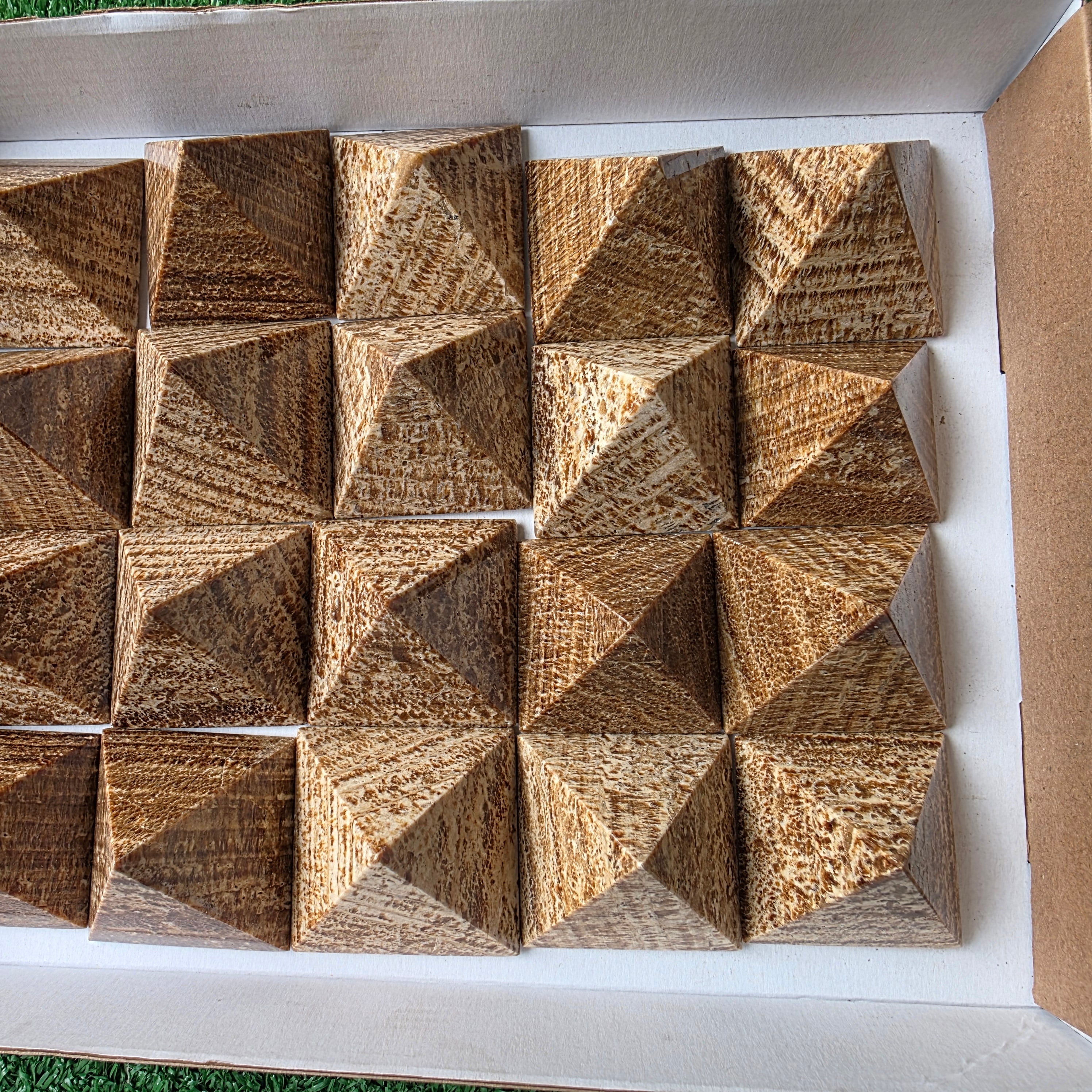 Lot 20 pcs Aragonite Pyramid