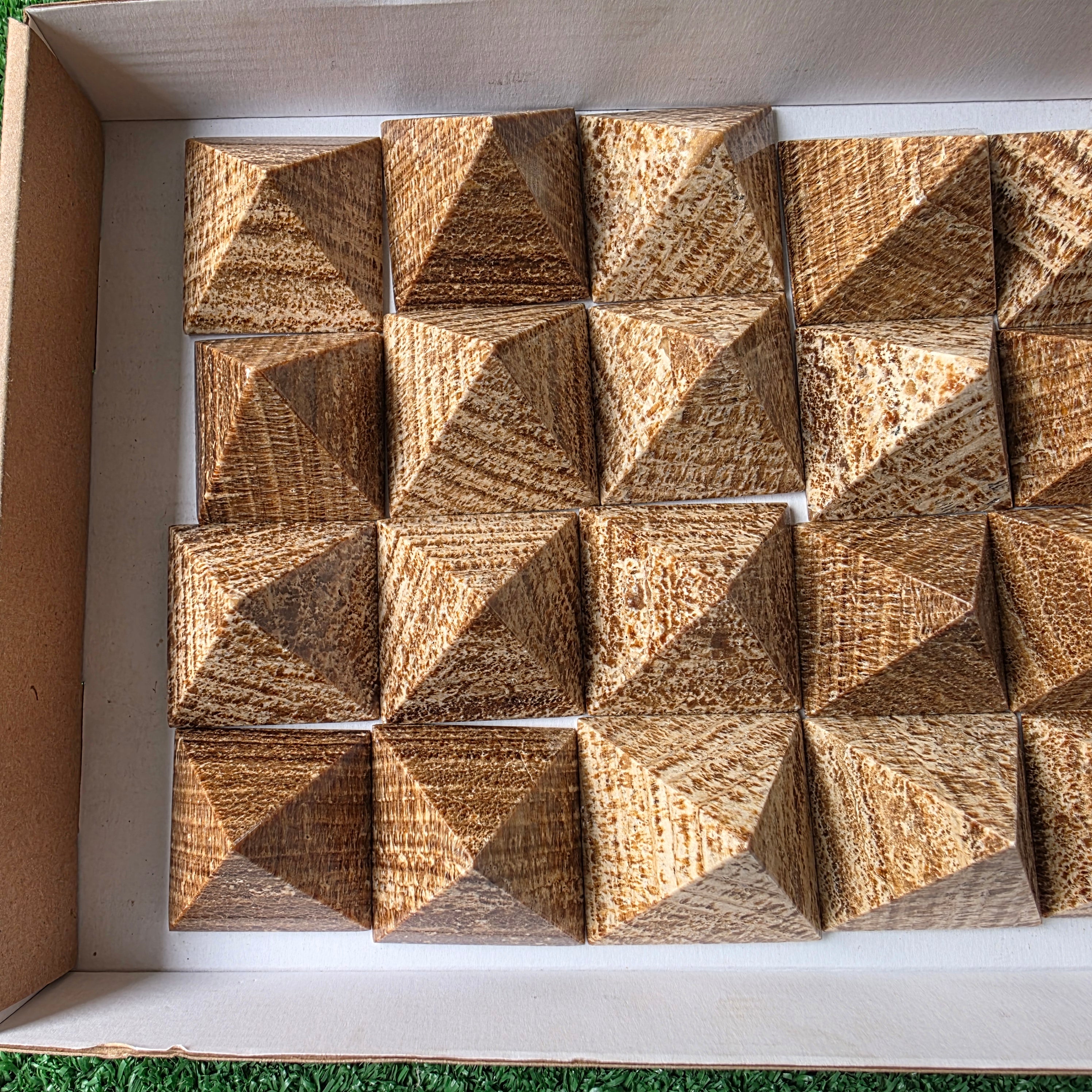 Lot 20 pcs Aragonite Pyramid