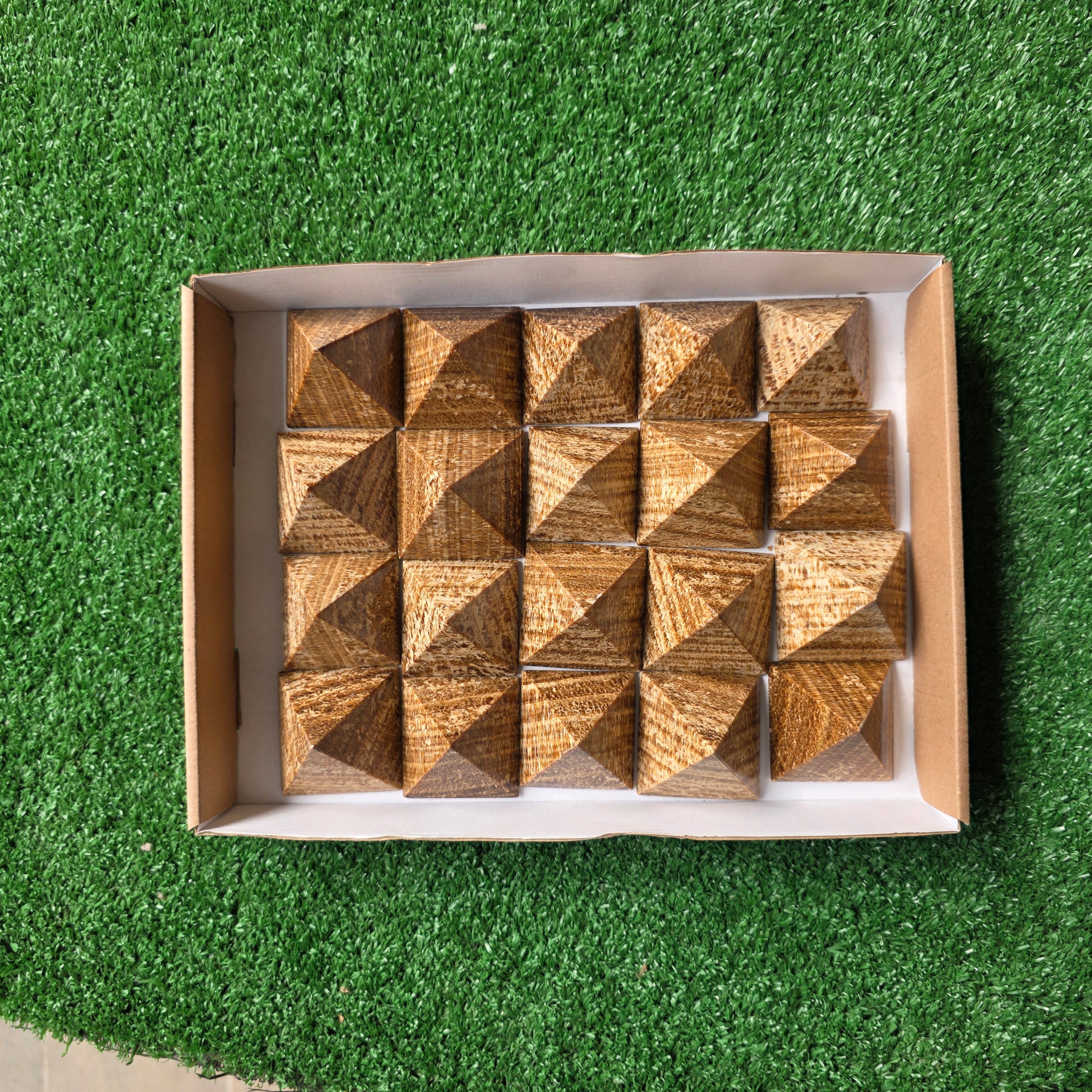 Lot 20 pcs Aragonite Pyramid