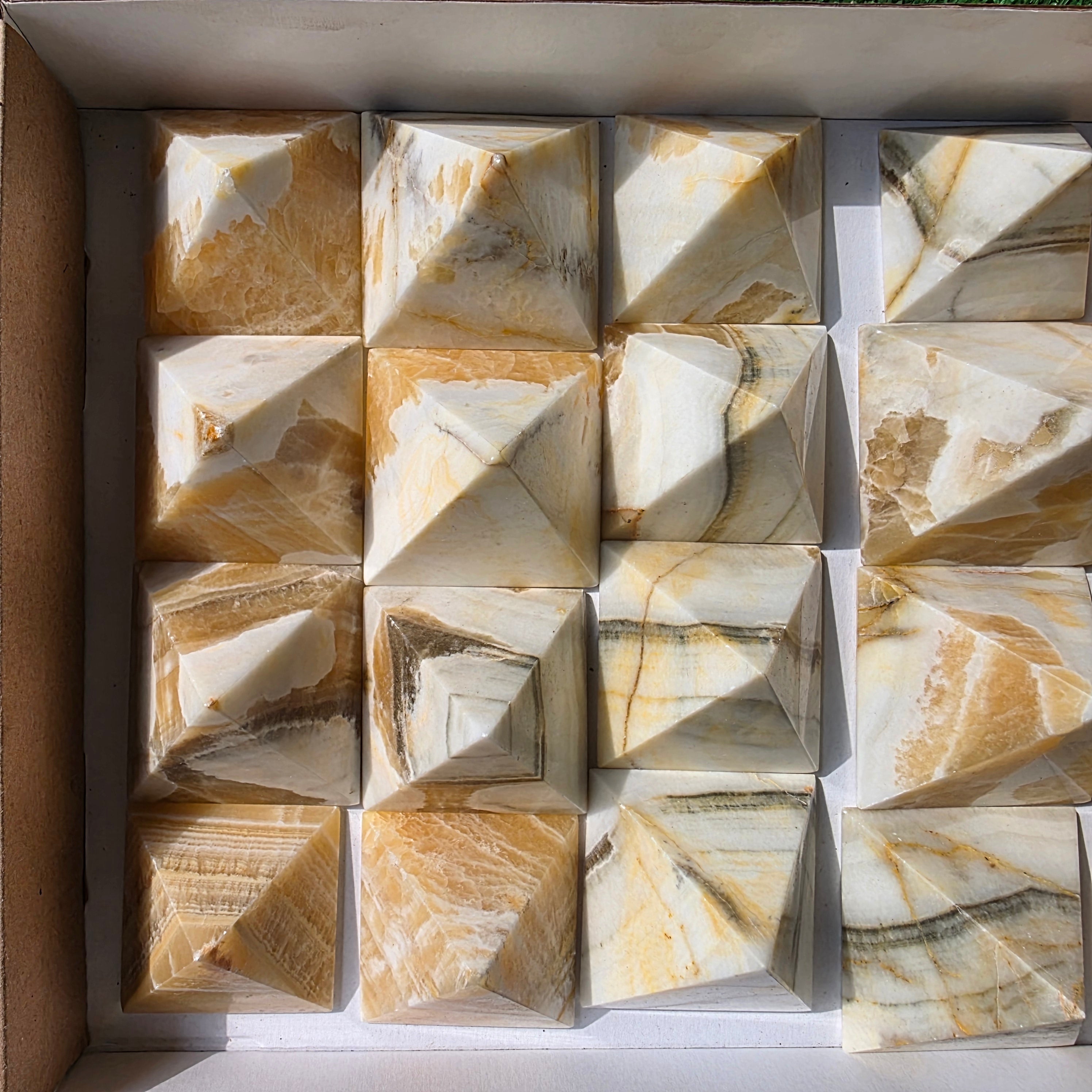 Lot 20 pcs Yellow onix Pyramid