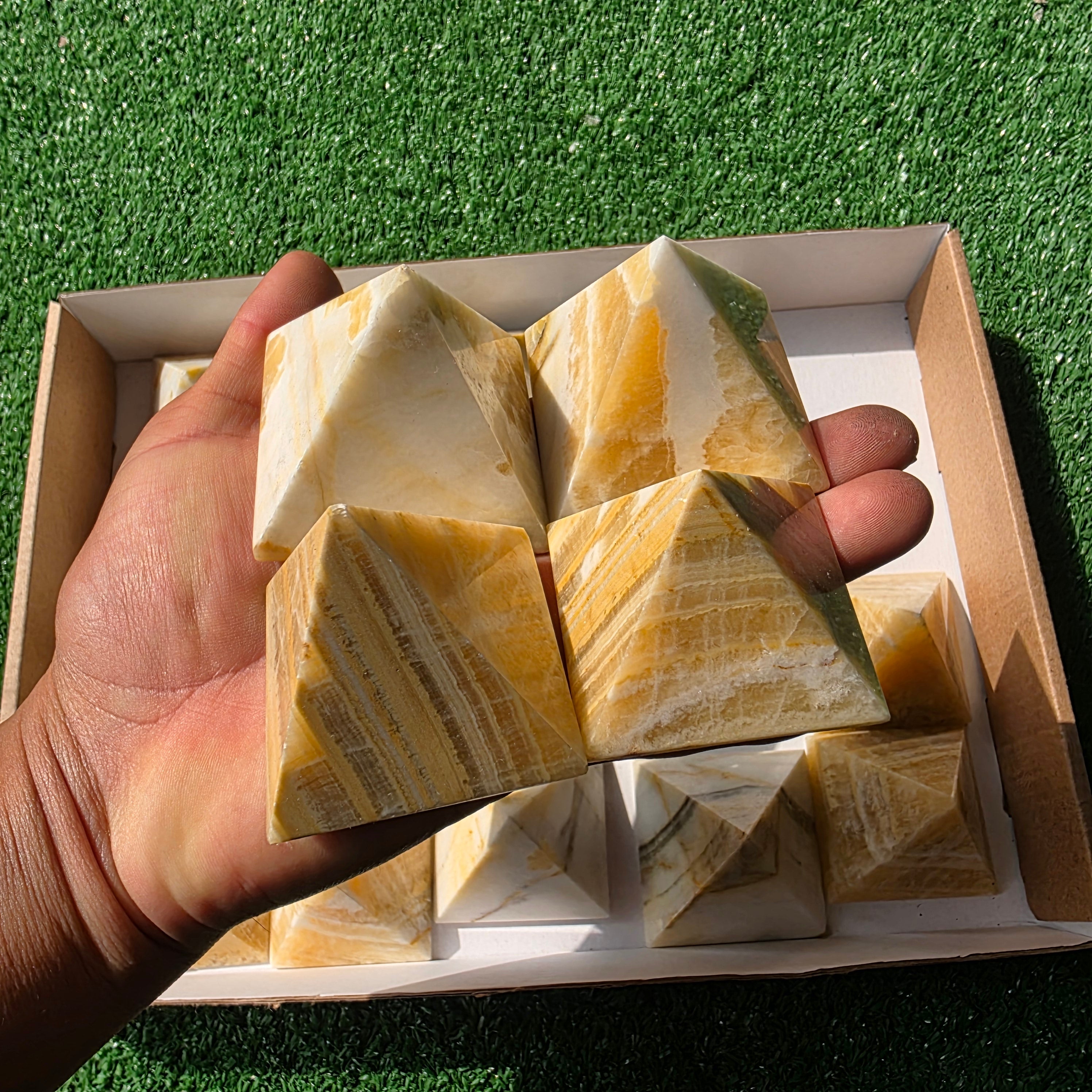 Lot 20 pcs Yellow onix Pyramid