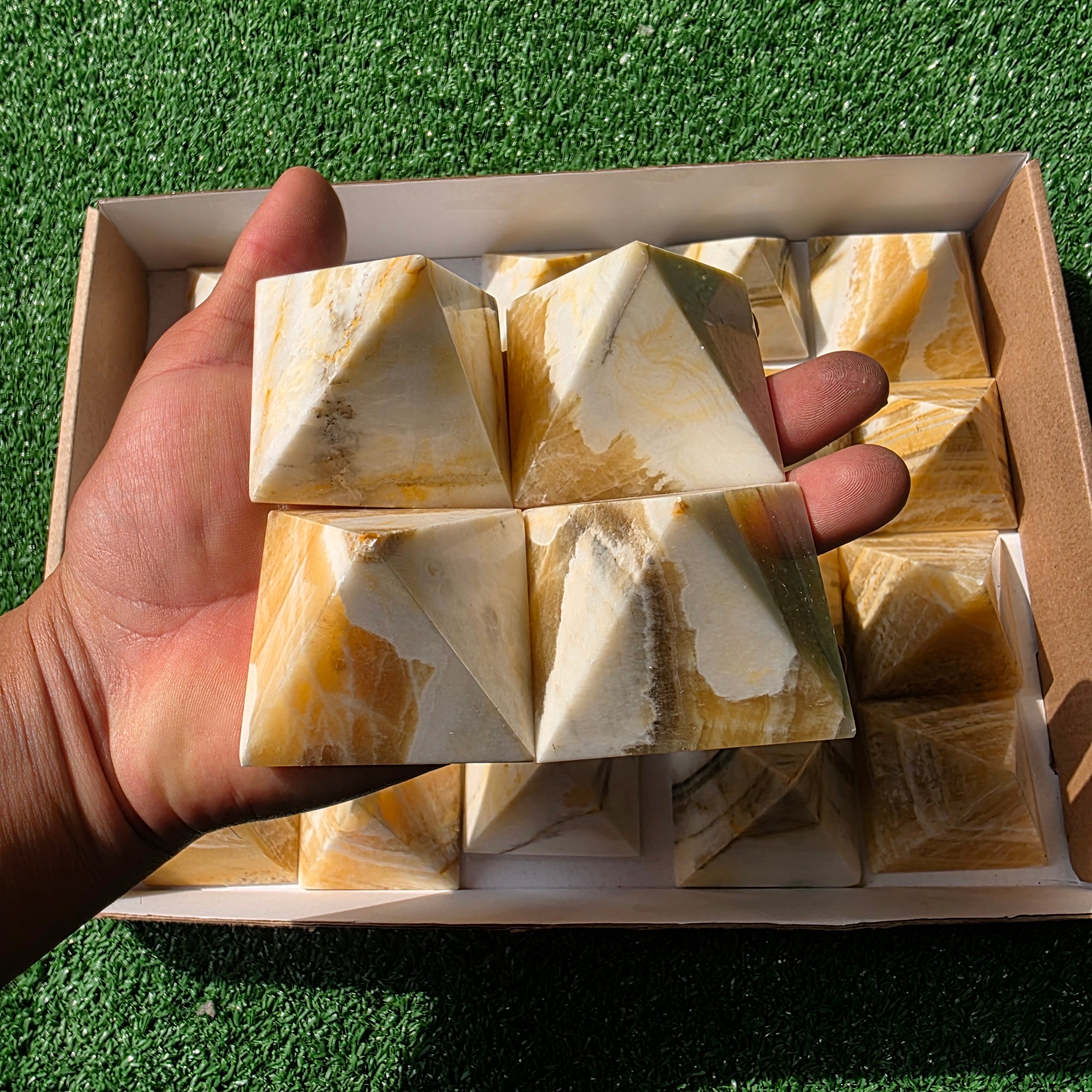 Lot 20 pcs Yellow onix Pyramid