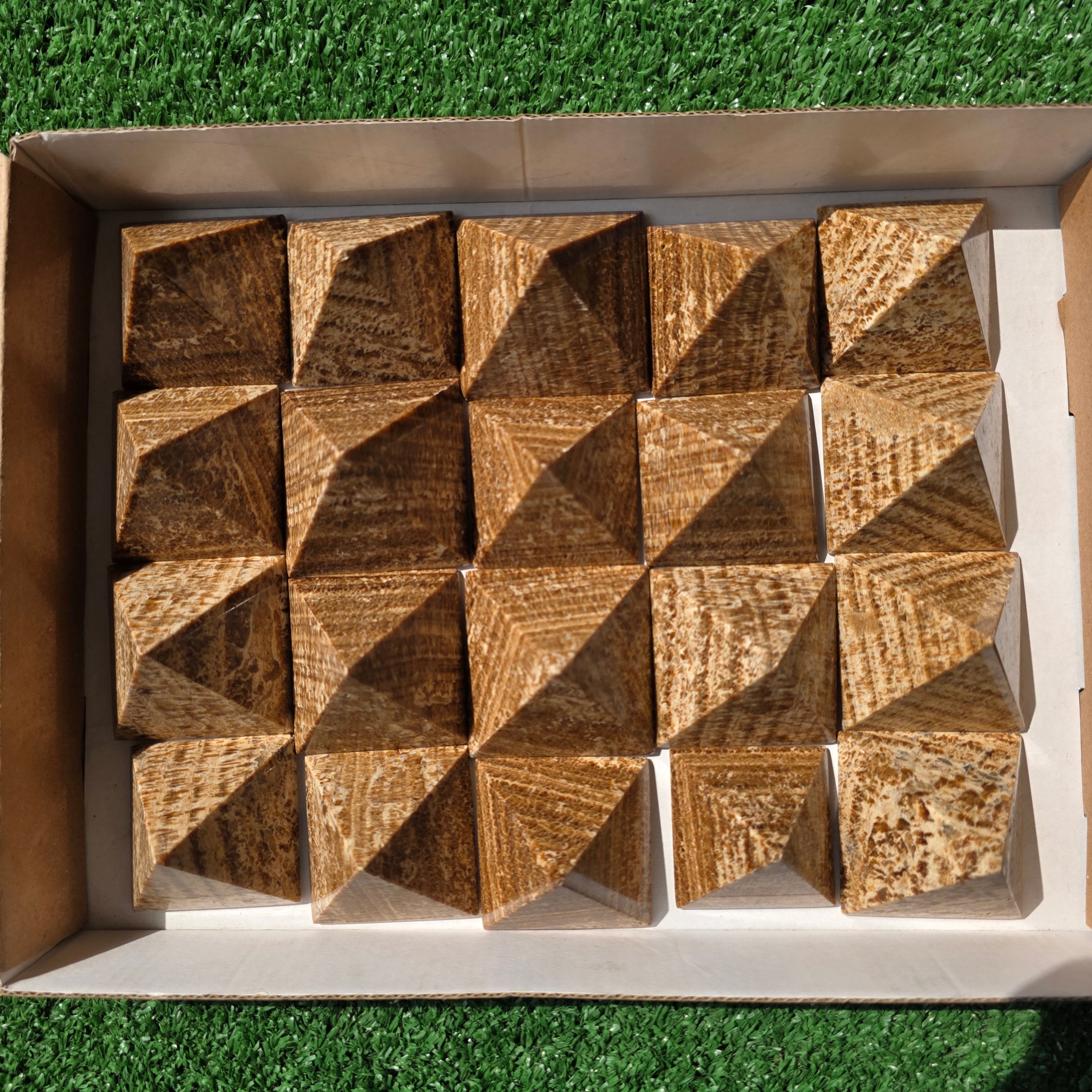 Lot 20 pcs Aragonite Pyramid