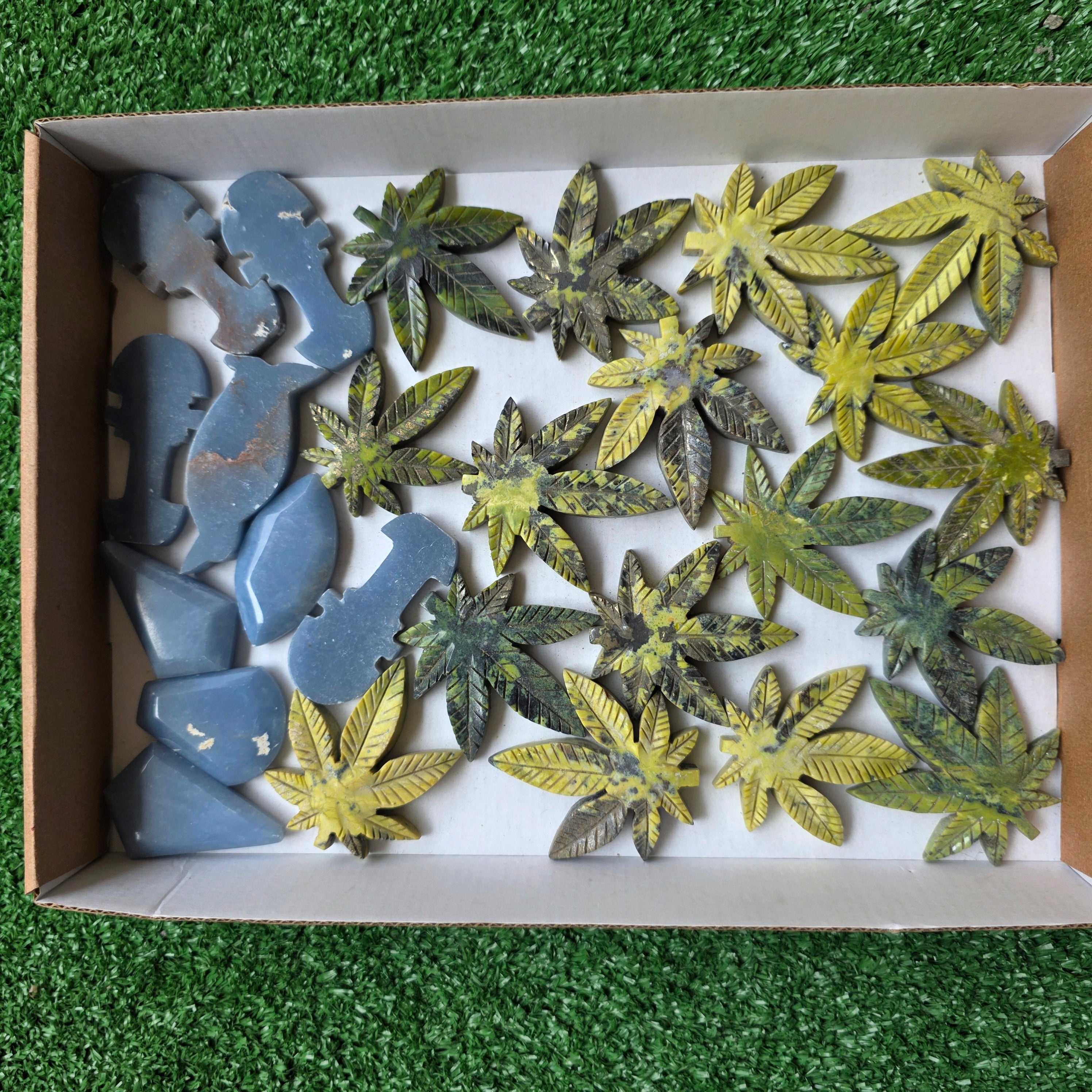 Lot 26 pcs Serpentine, Angelite cannabi and geometric shapes