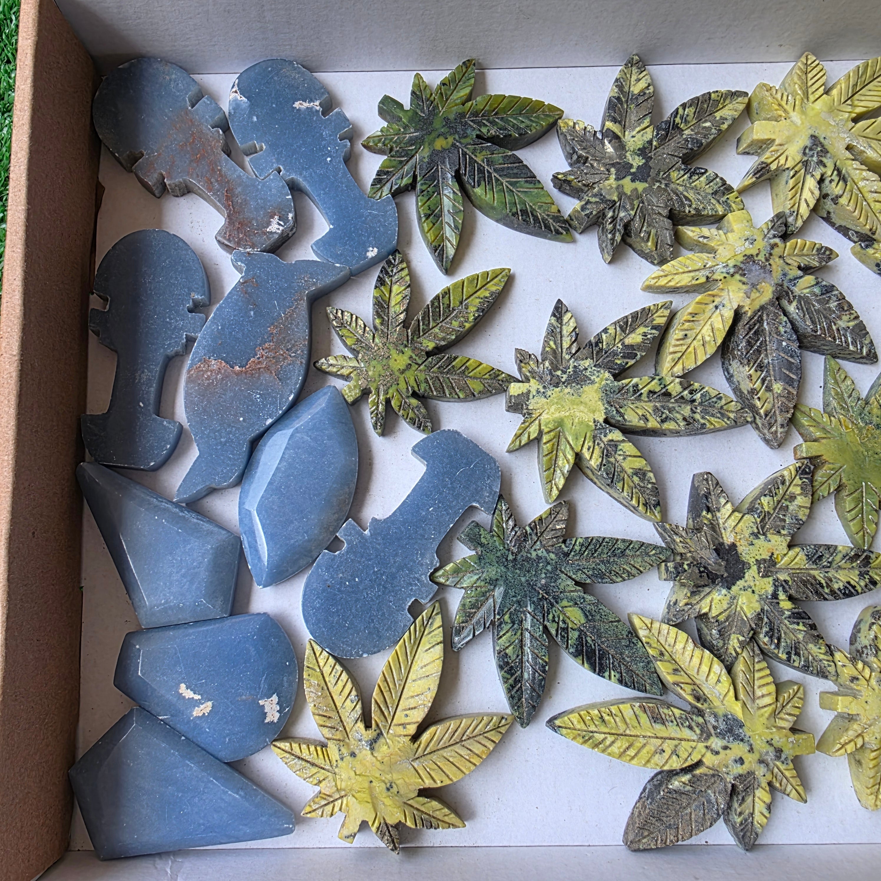 Lot 26 pcs Serpentine, Angelite cannabi and geometric shapes