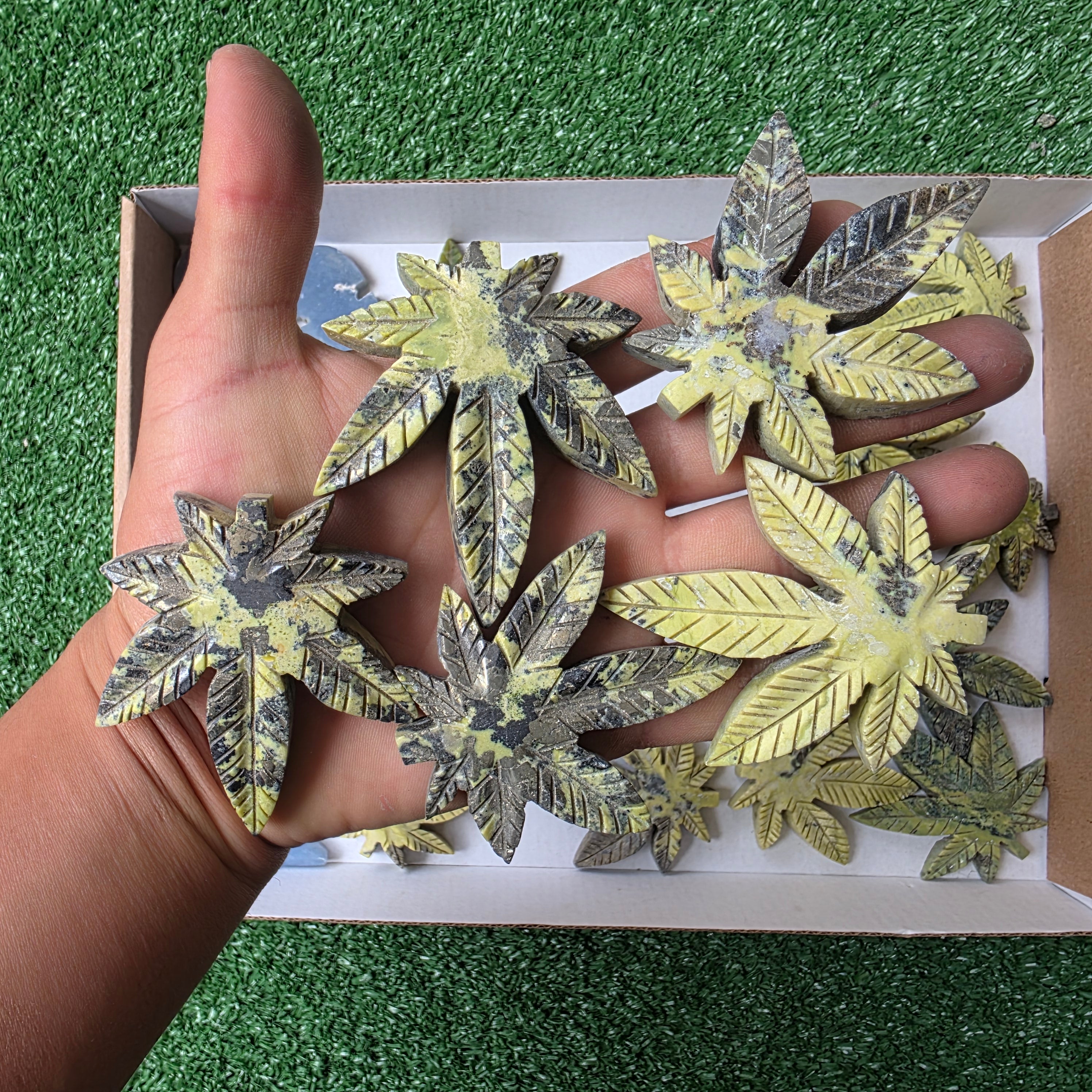 Lot 26 pcs Serpentine, Angelite cannabi and geometric shapes