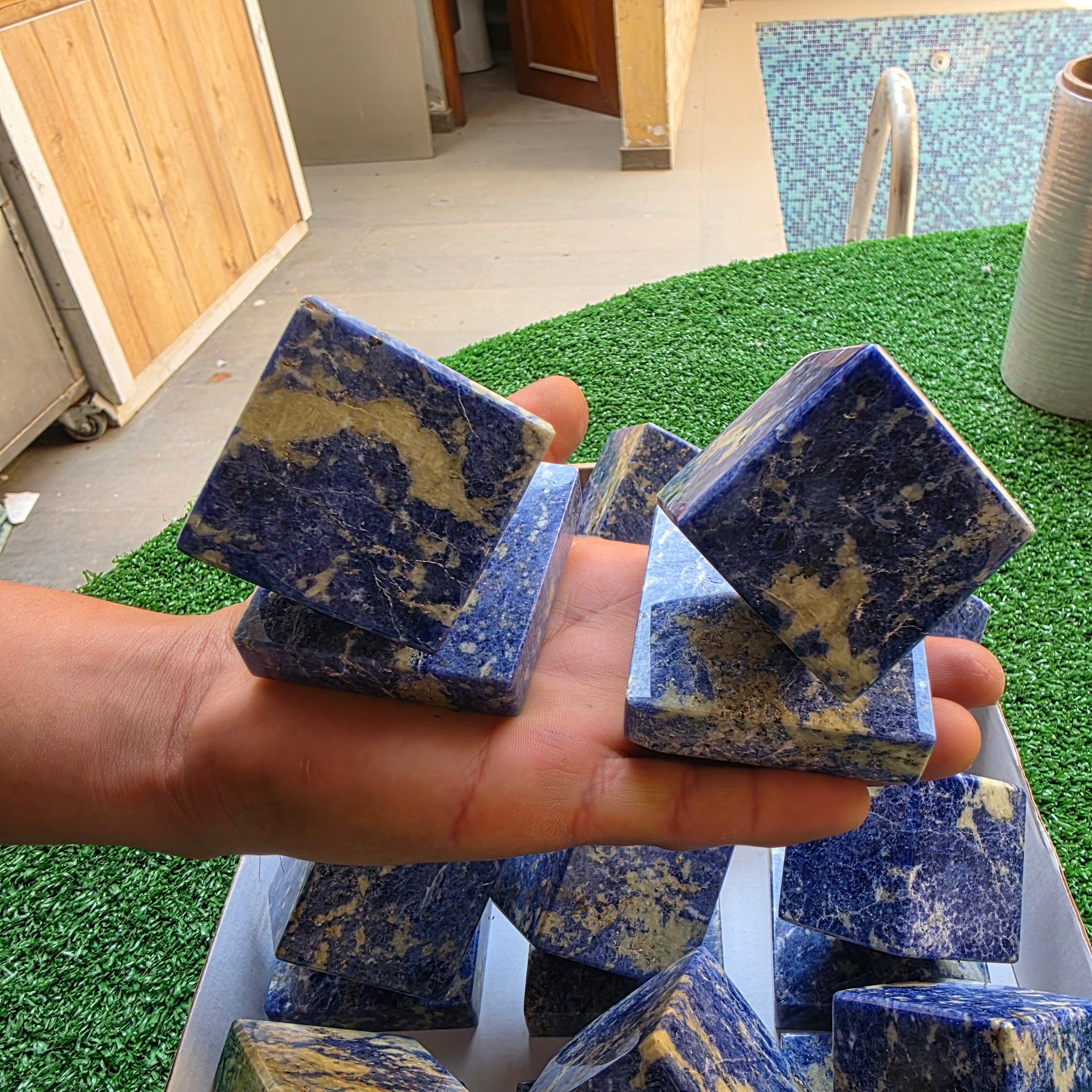 Lot 12 pcs Sodalite cube and base