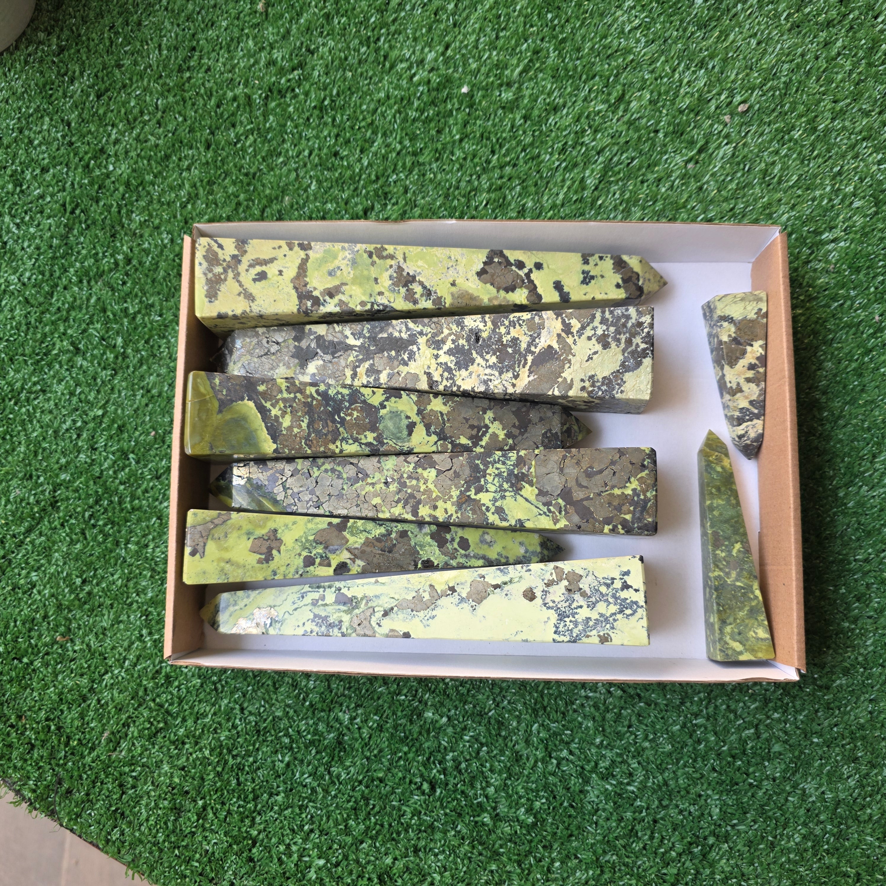 Lot 8 pcs Serpentine Tower
