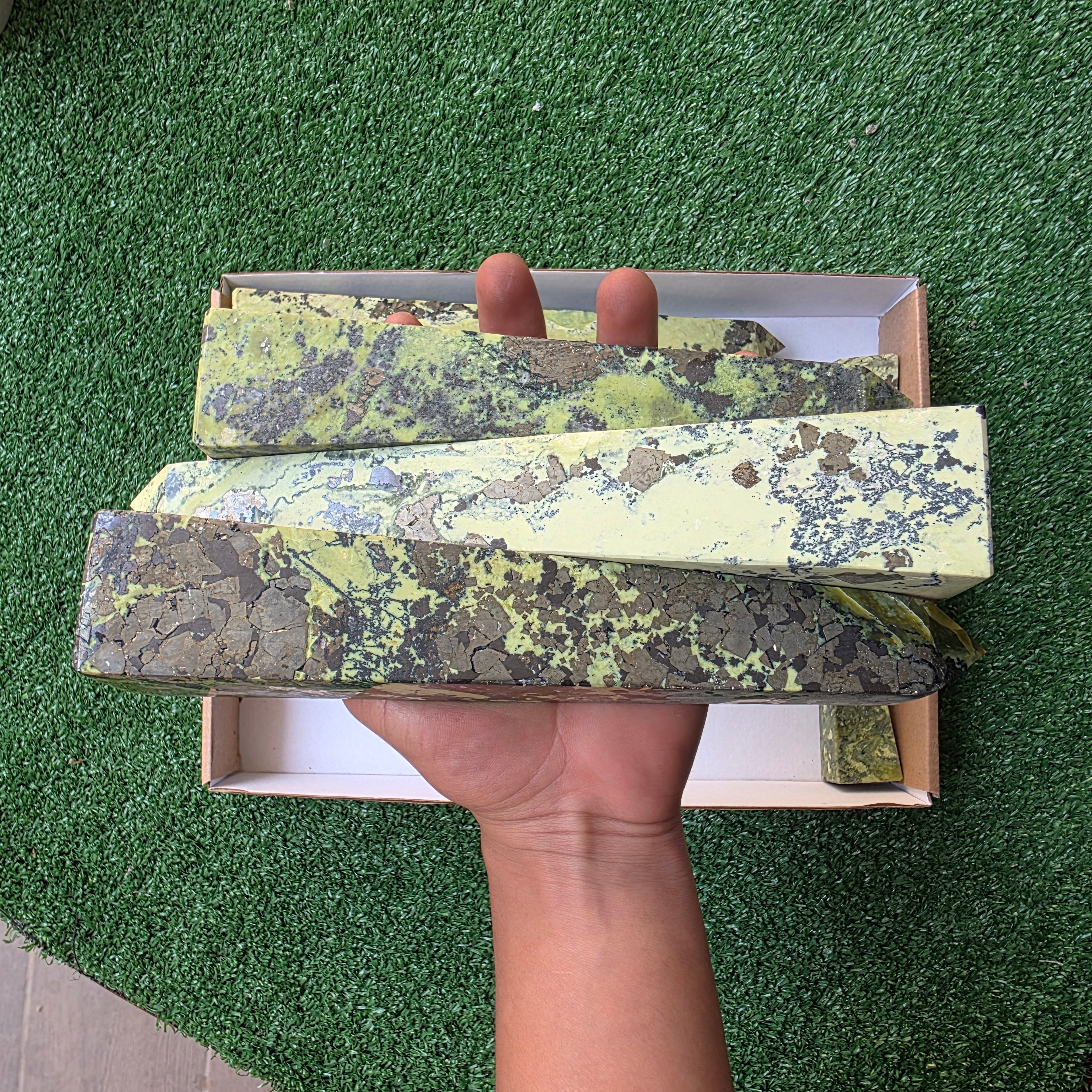 Lot 8 pcs Serpentine Tower