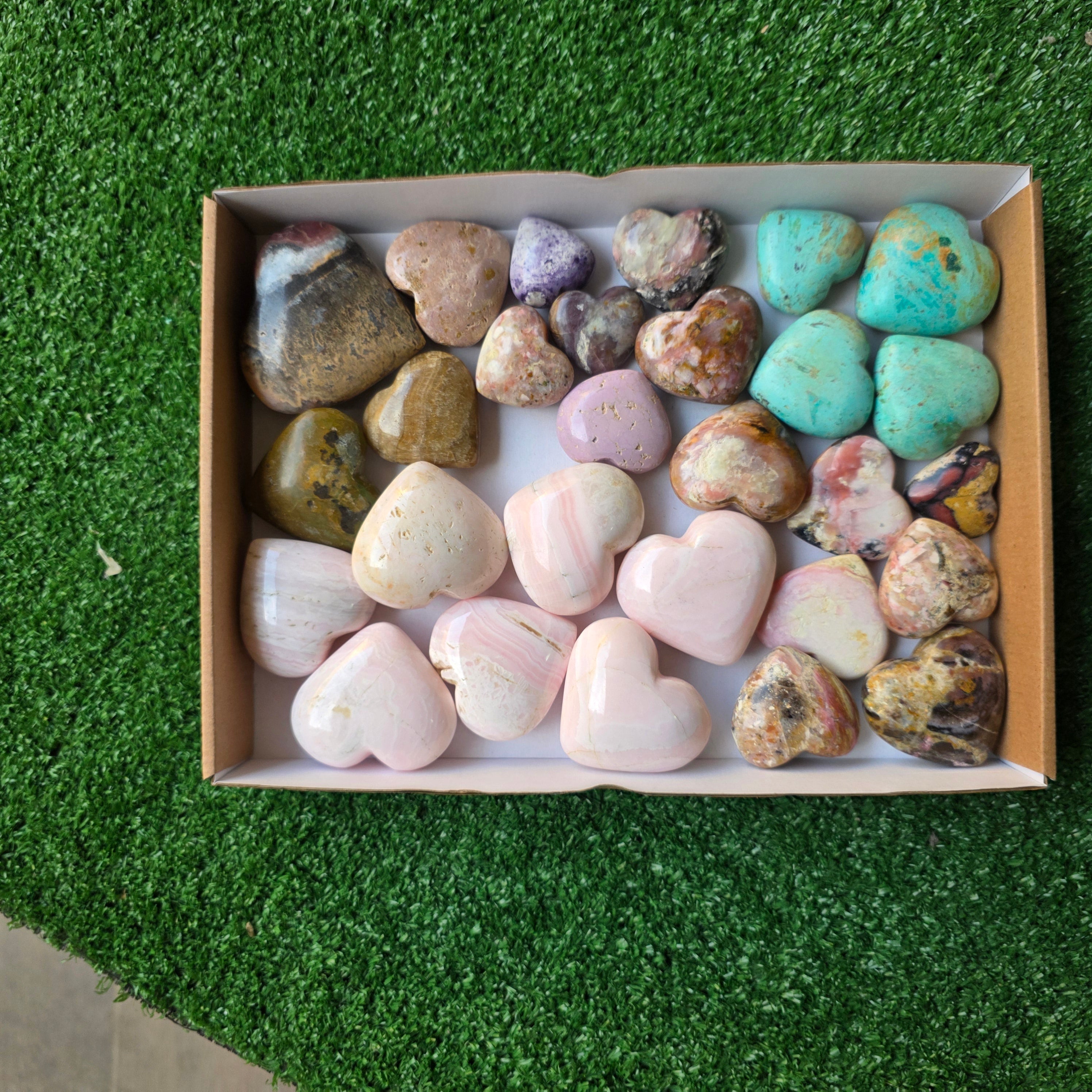 Lot 28 pcs Mangano, Peruvian Turquoise and Opals Heart