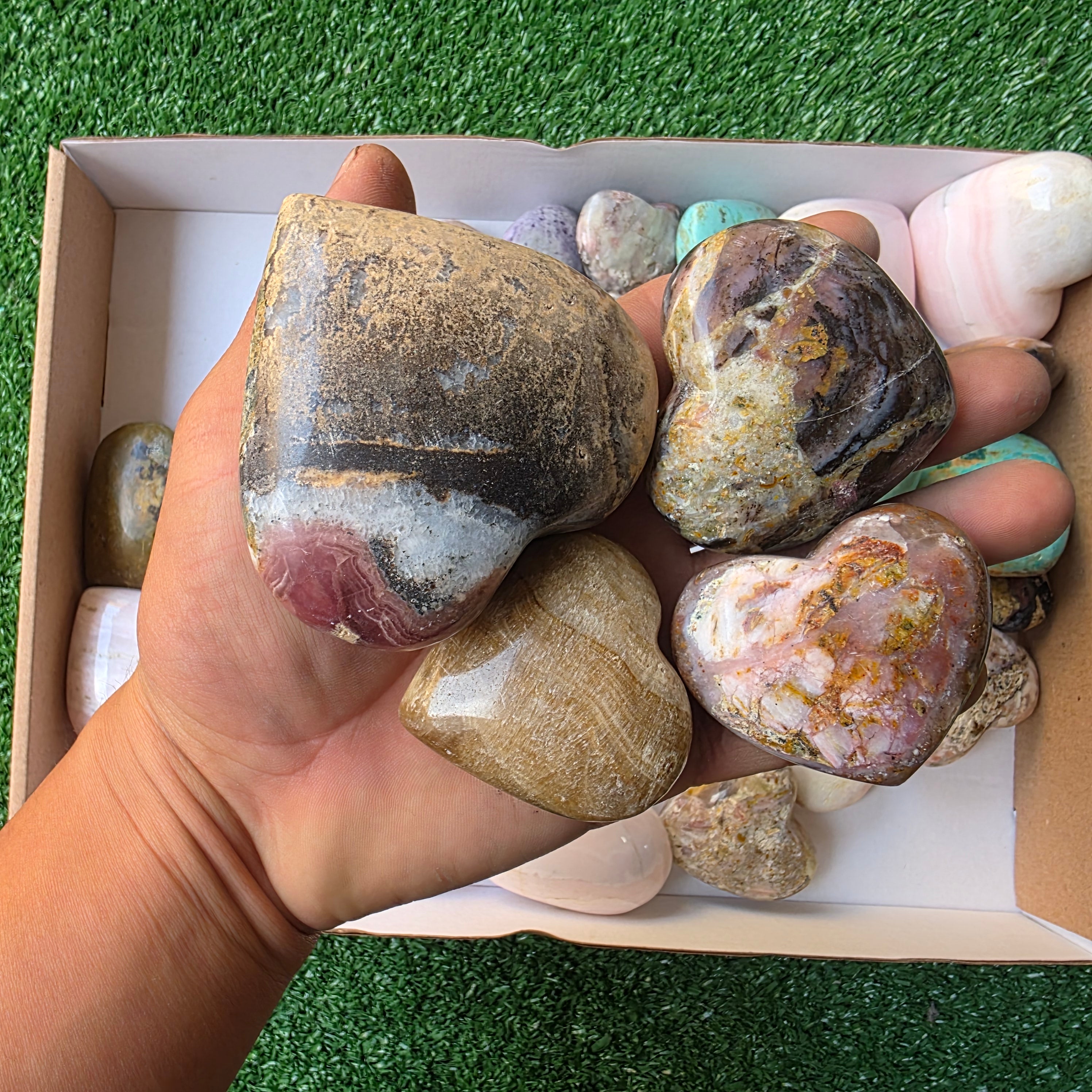 Lot 28 pcs Mangano, Peruvian Turquoise and Opals Heart