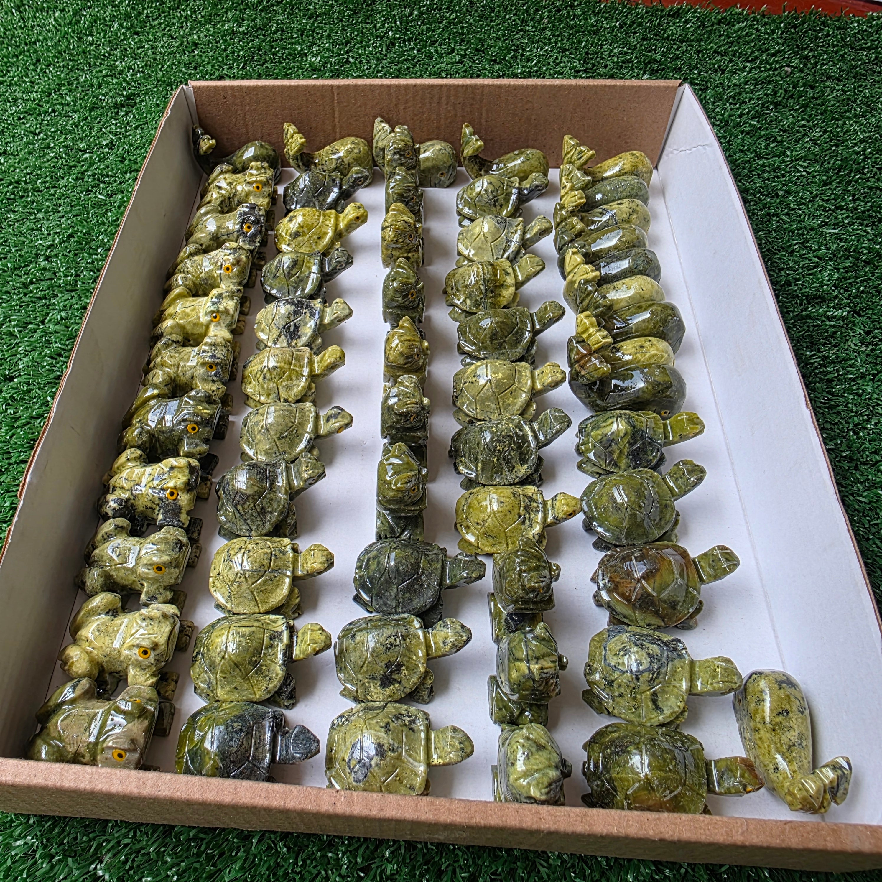 Lot 59 pcs Serpentine Animals