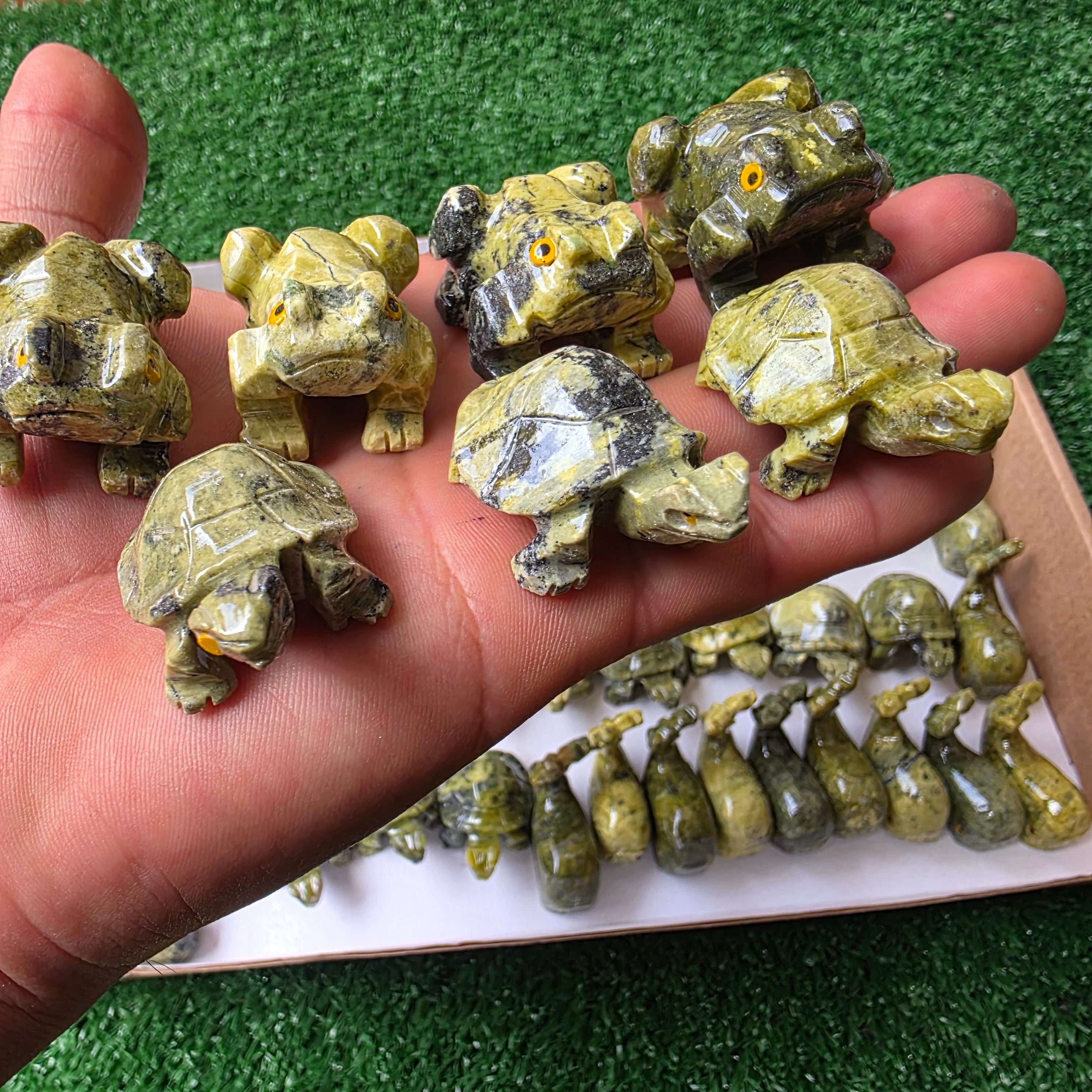 Lot 59 pcs Serpentine Animals