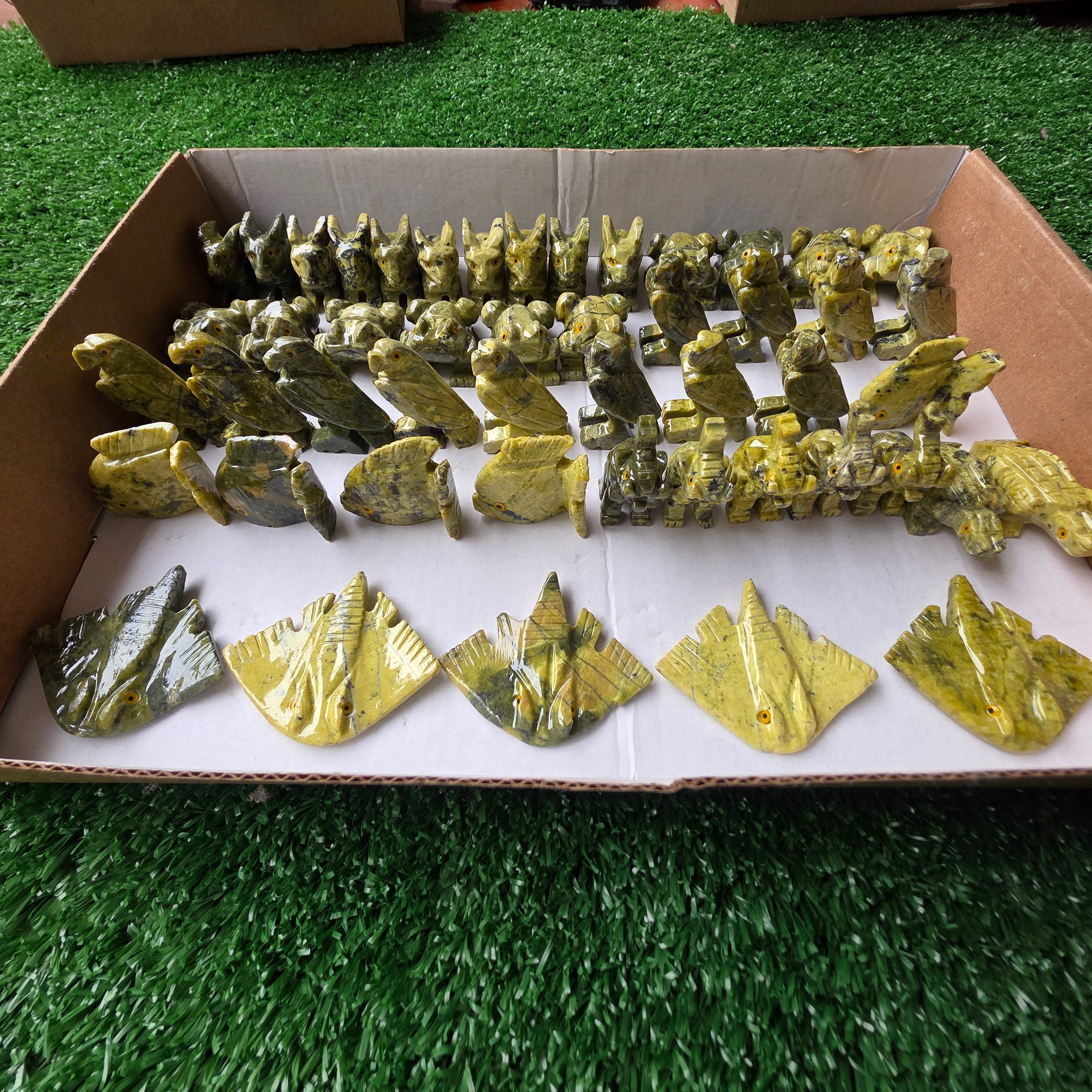 Lot 49 pcs Serpentine Animals