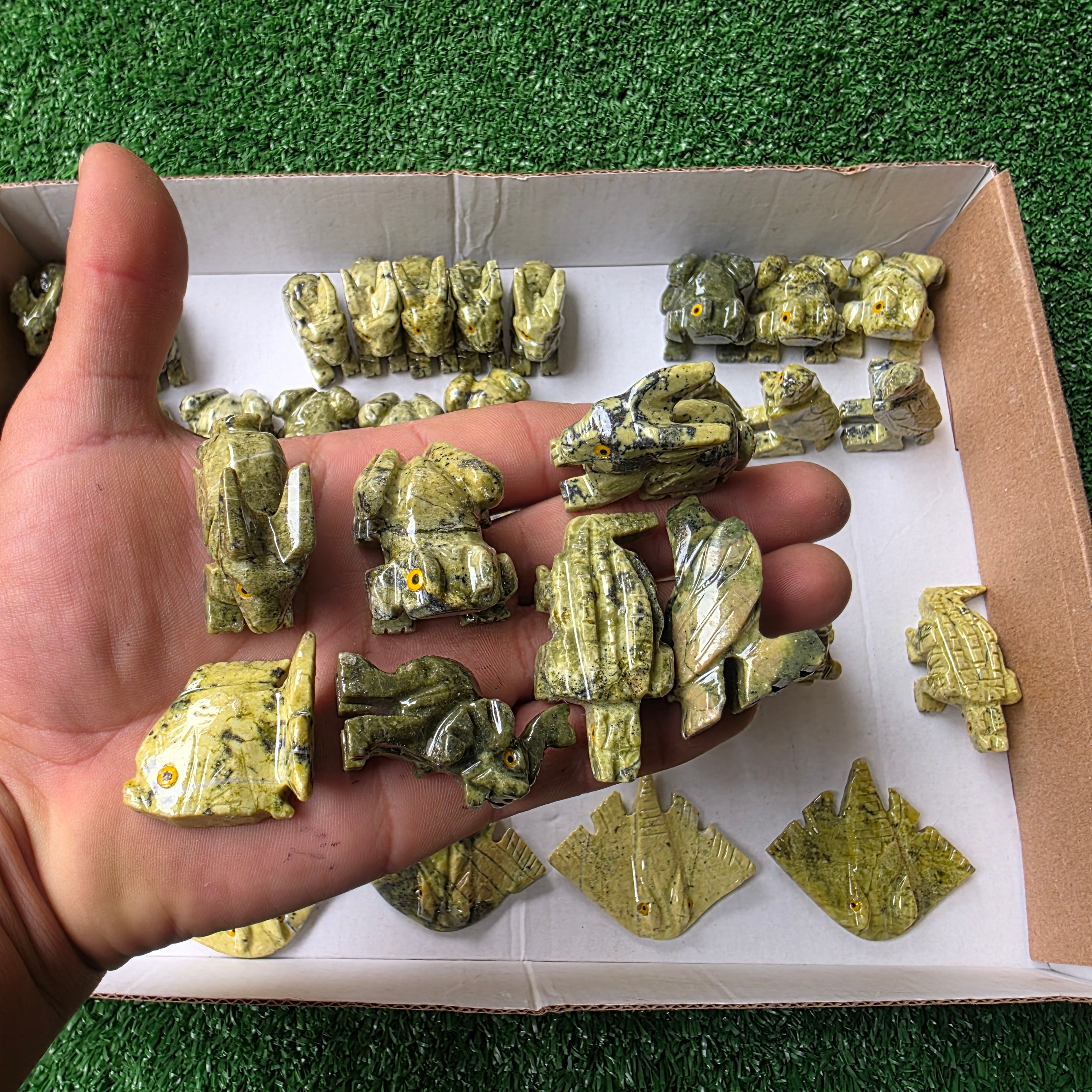 Lot 49 pcs Serpentine Animals
