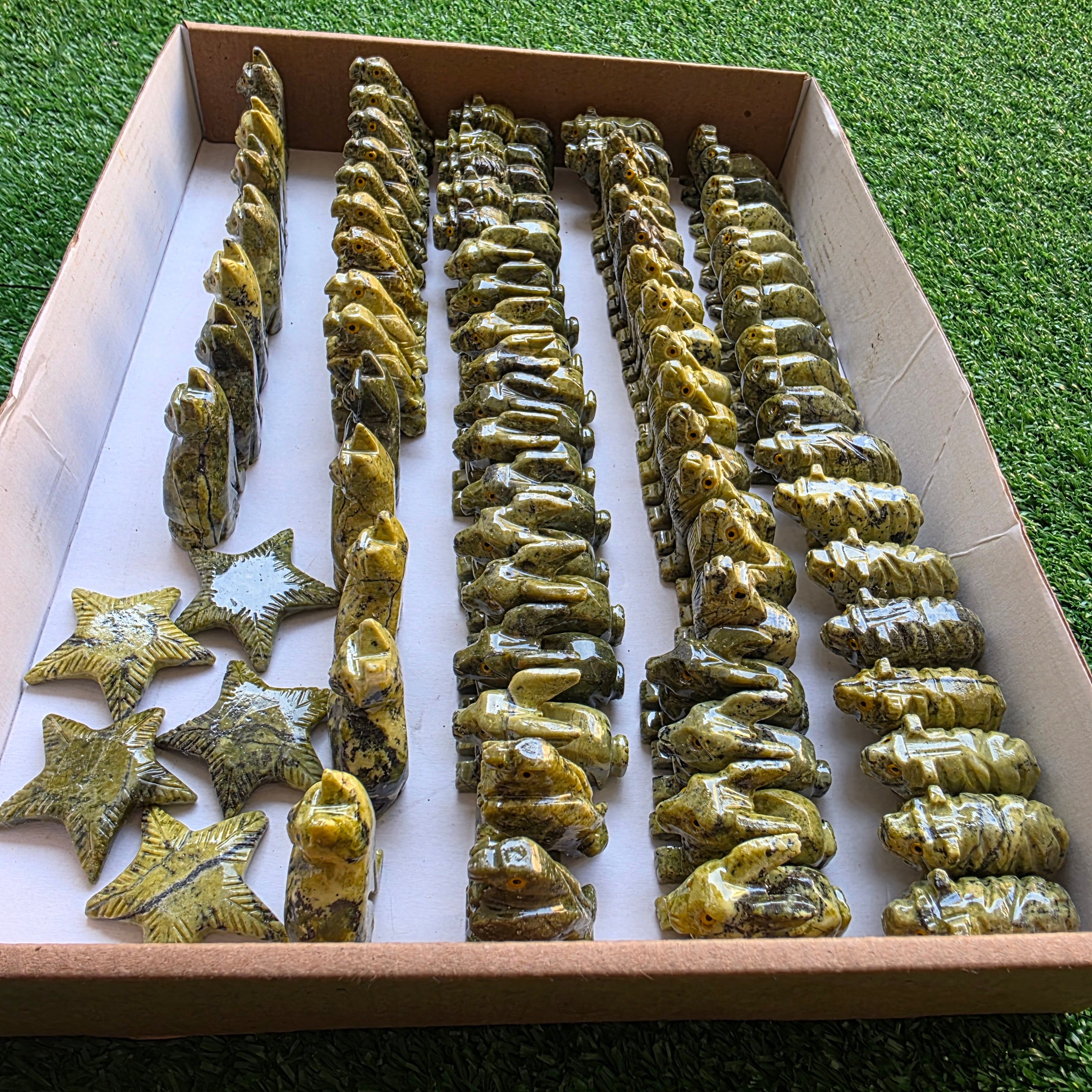 Lot 77 pcs Serpentine Animals