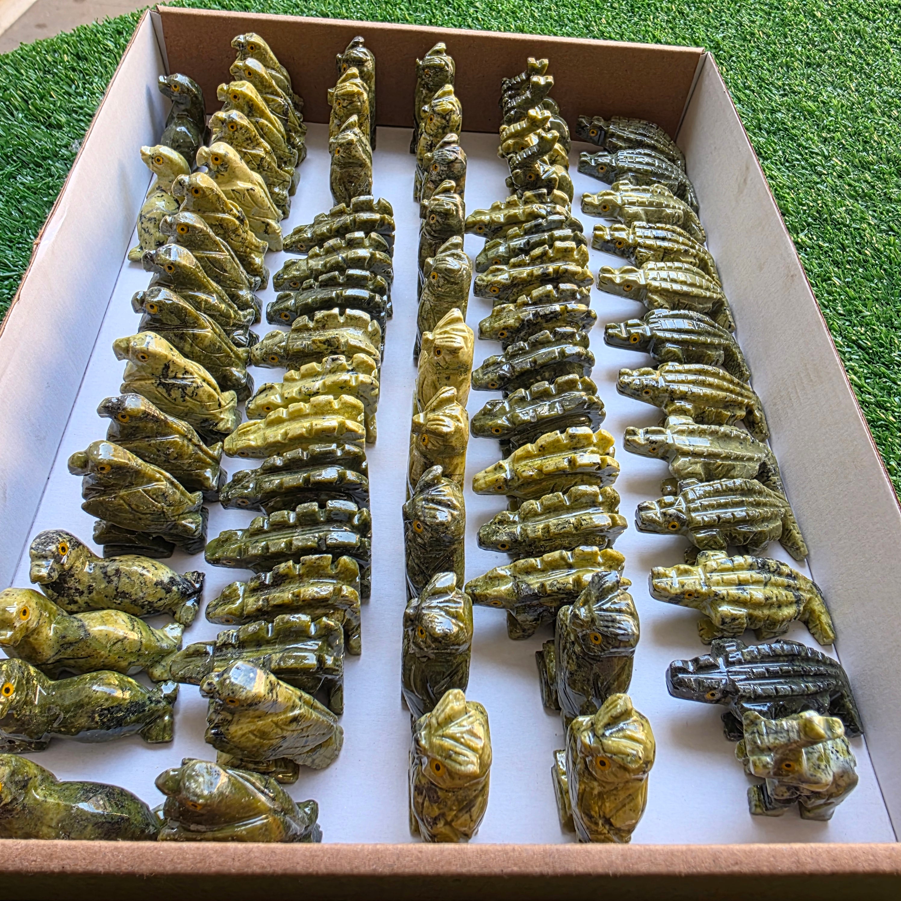 Lot 70 pcs Serpentine Animals