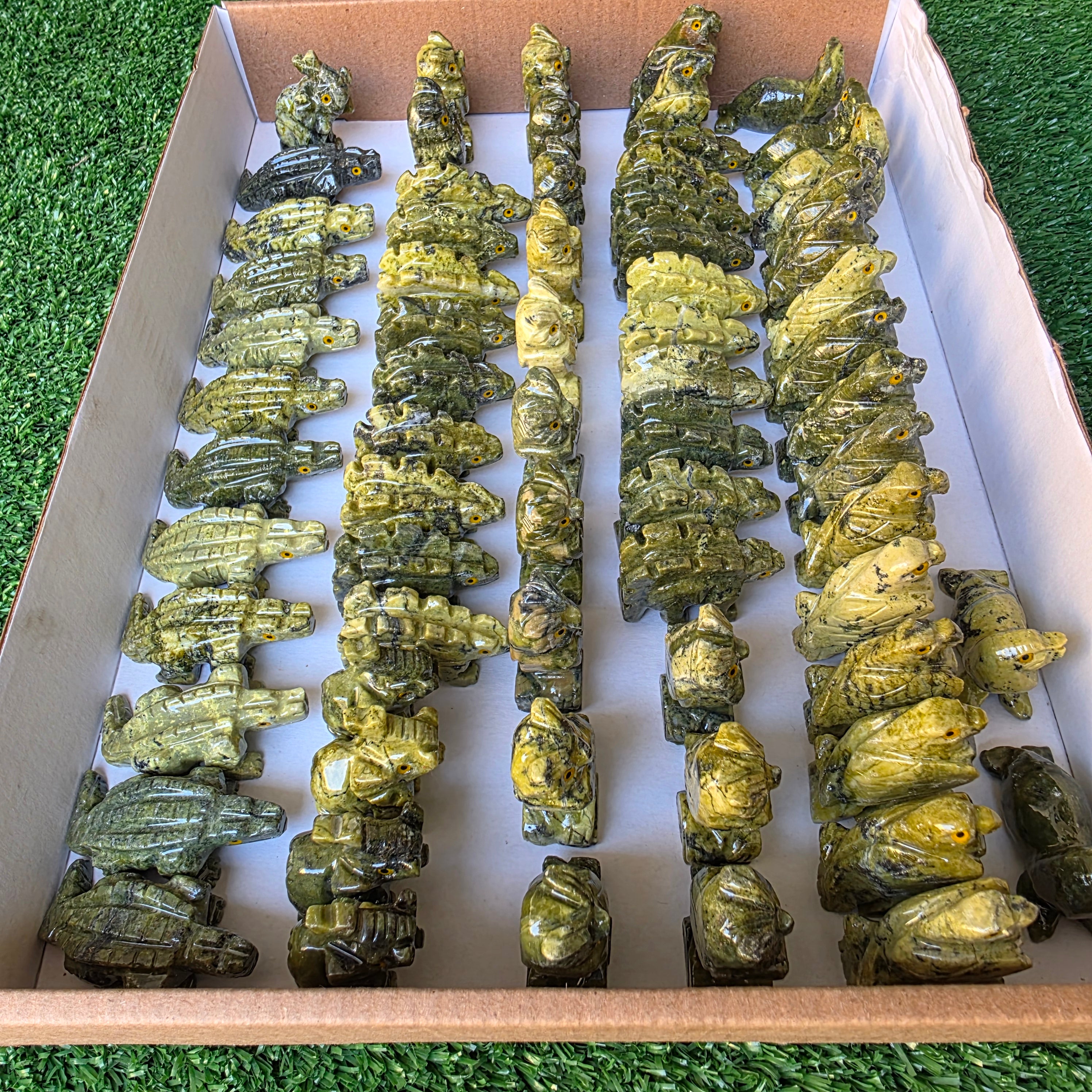 Lot 70 pcs Serpentine Animals
