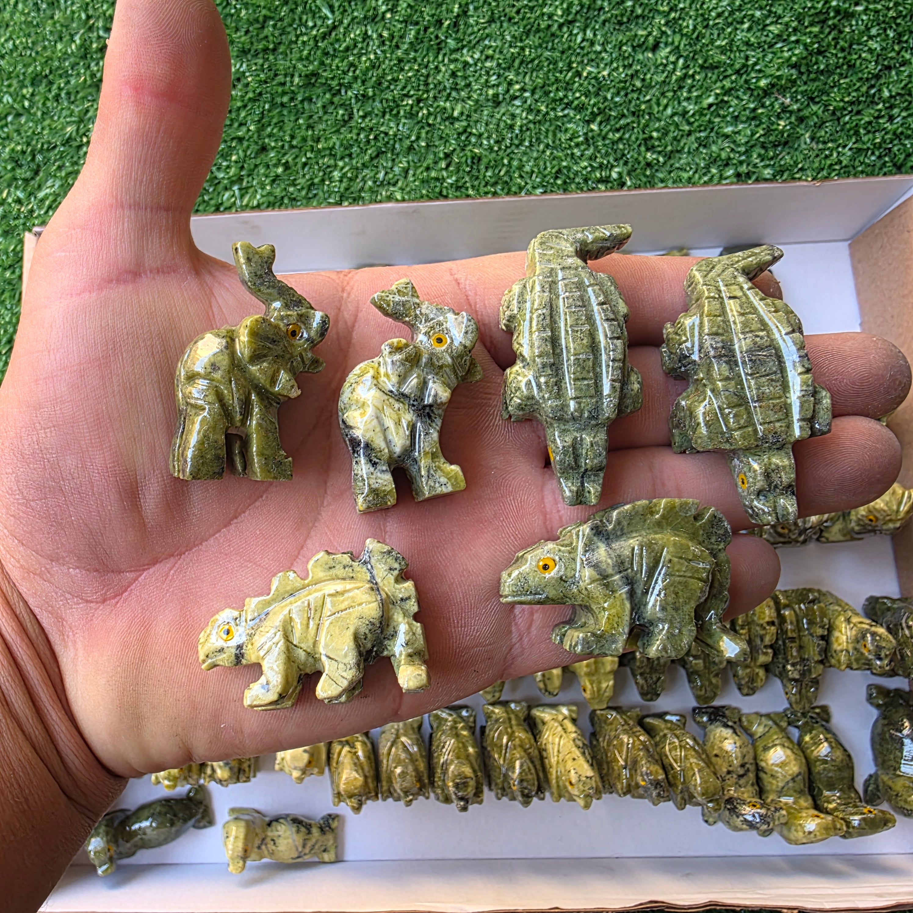 Lot 70 pcs Serpentine Animals