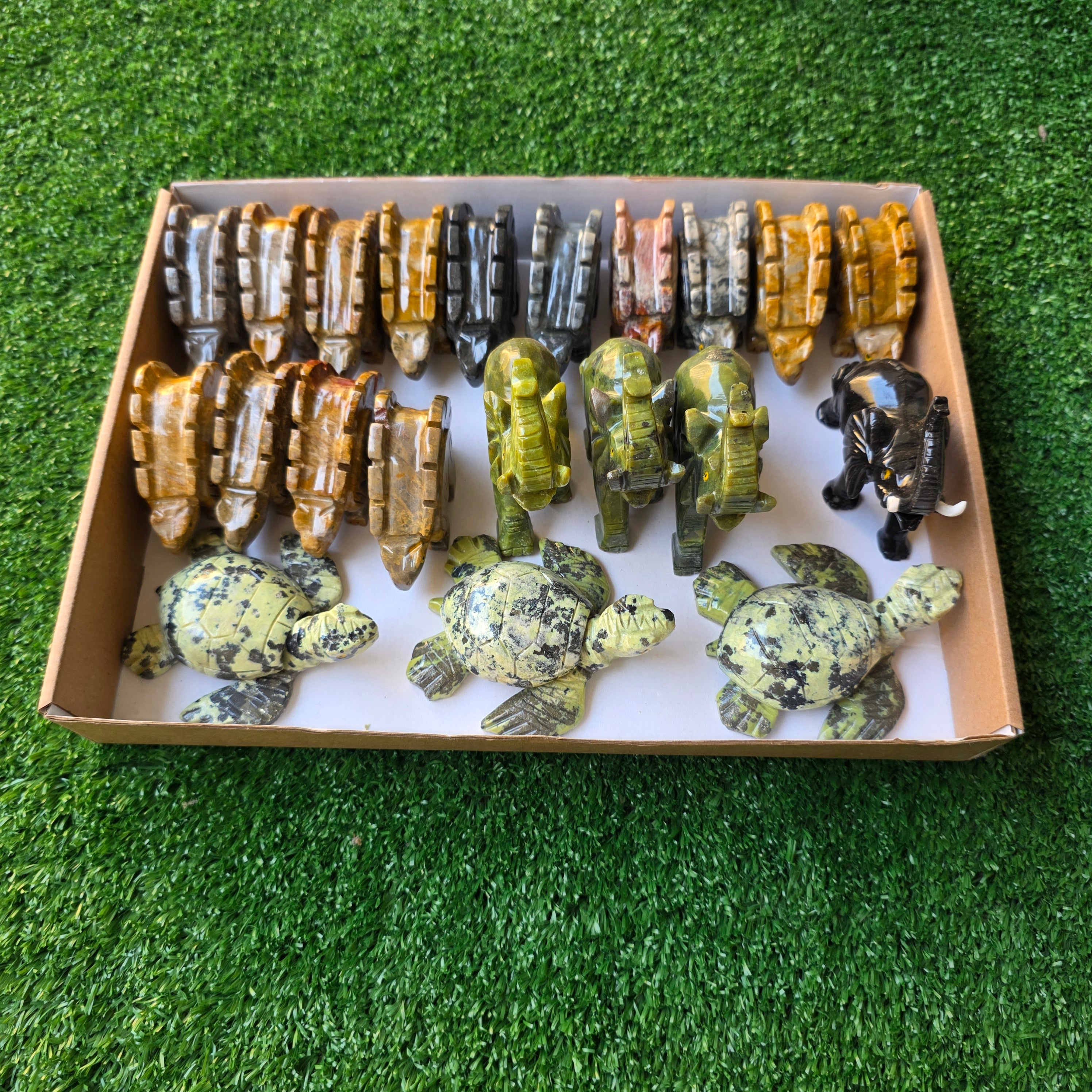 Lot 21 pcs Soapstone and Serpentine Animals