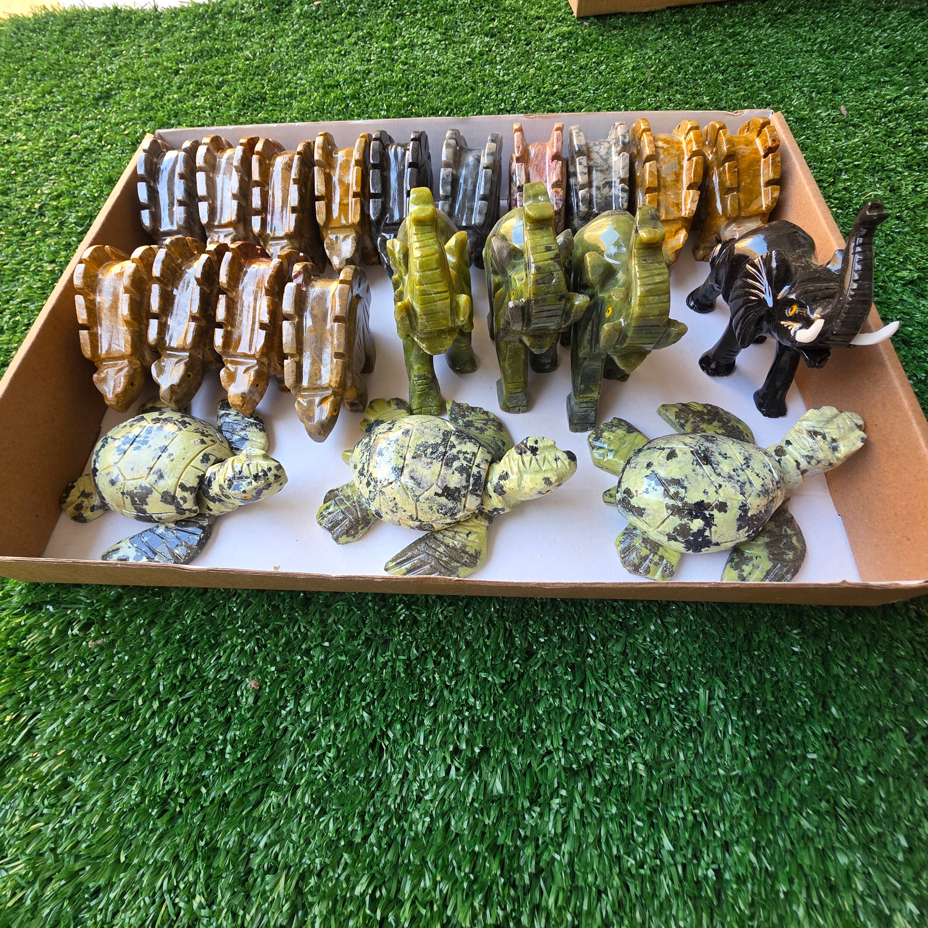 Lot 21 pcs Soapstone and Serpentine Animals