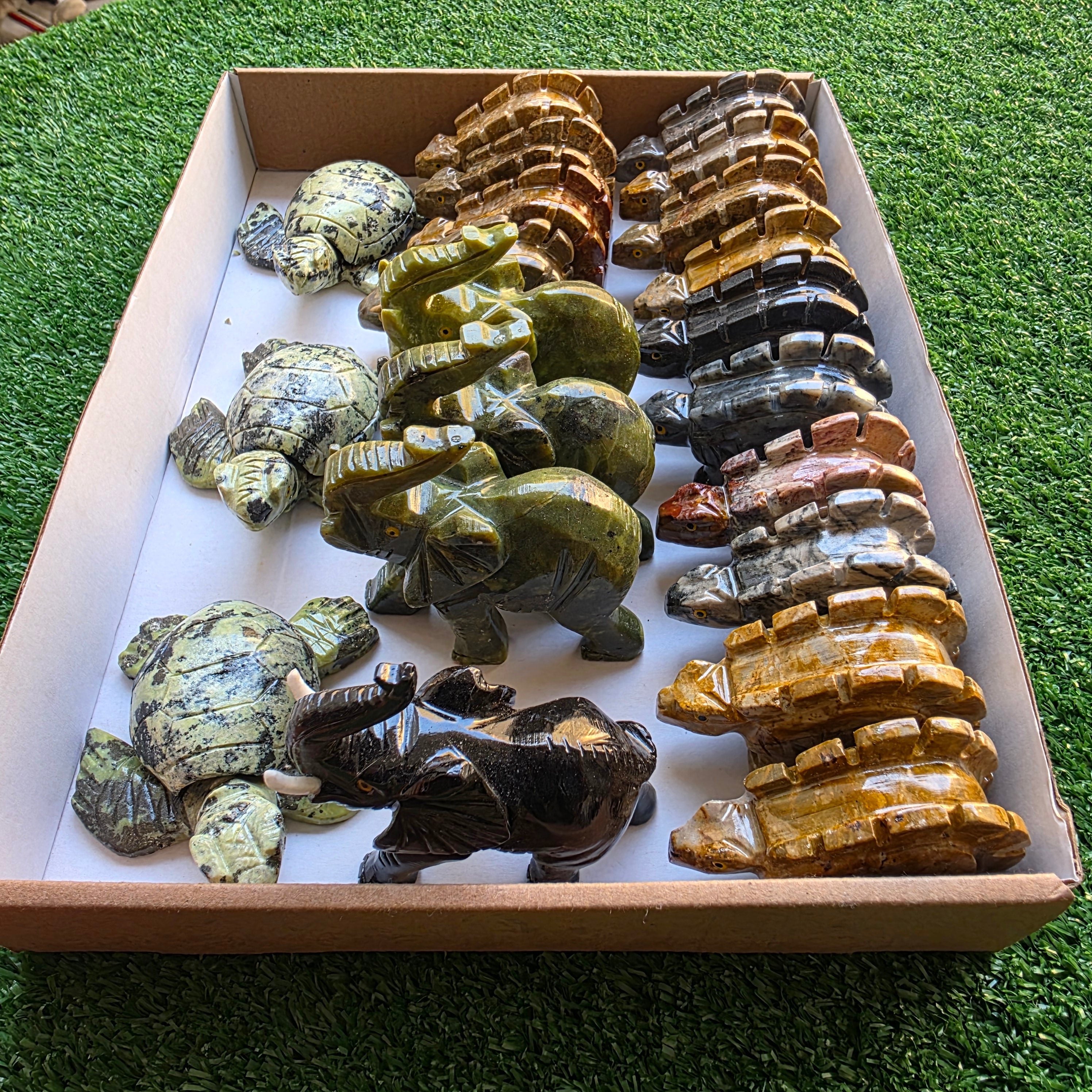 Lot 21 pcs Soapstone and Serpentine Animals