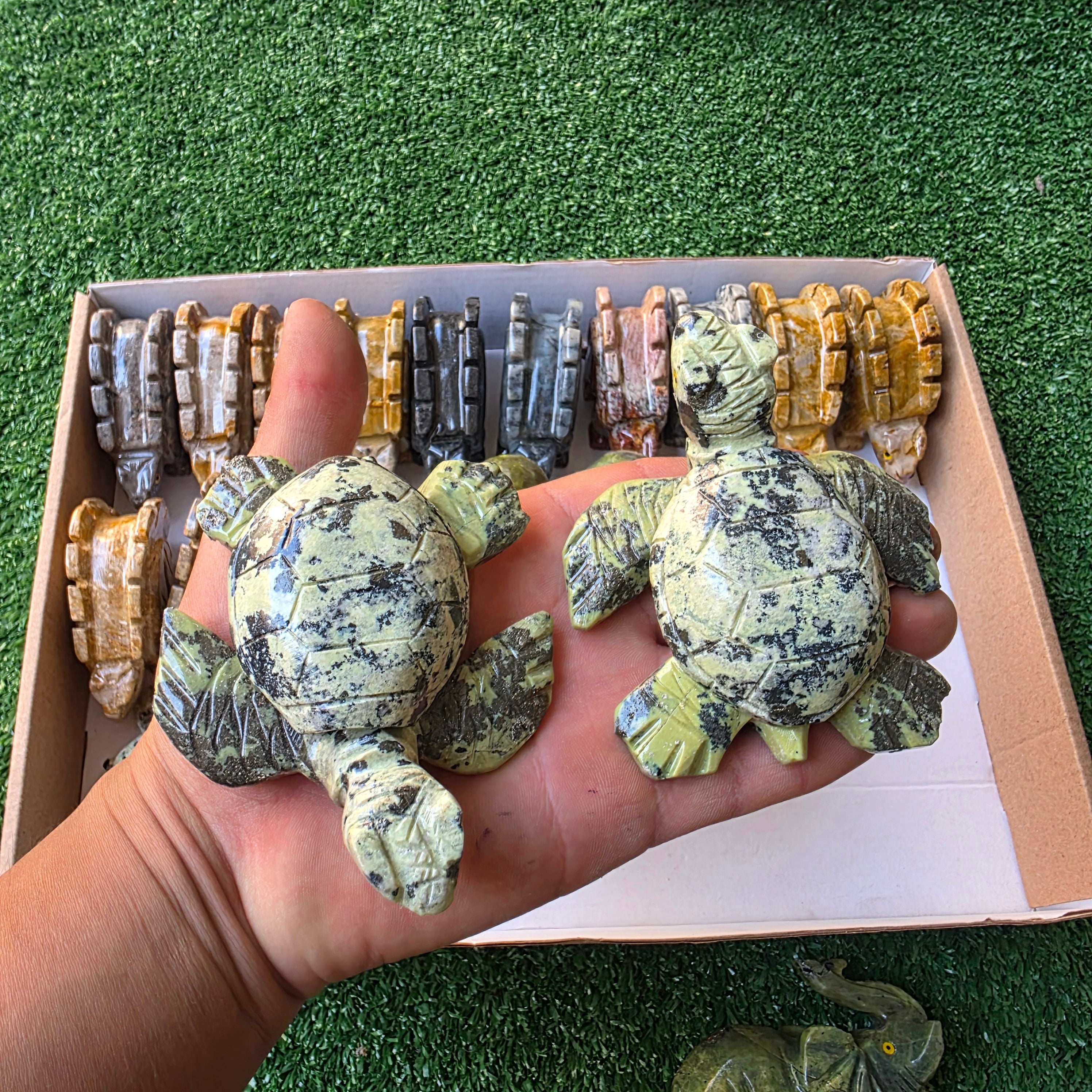 Lot 21 pcs Soapstone and Serpentine Animals