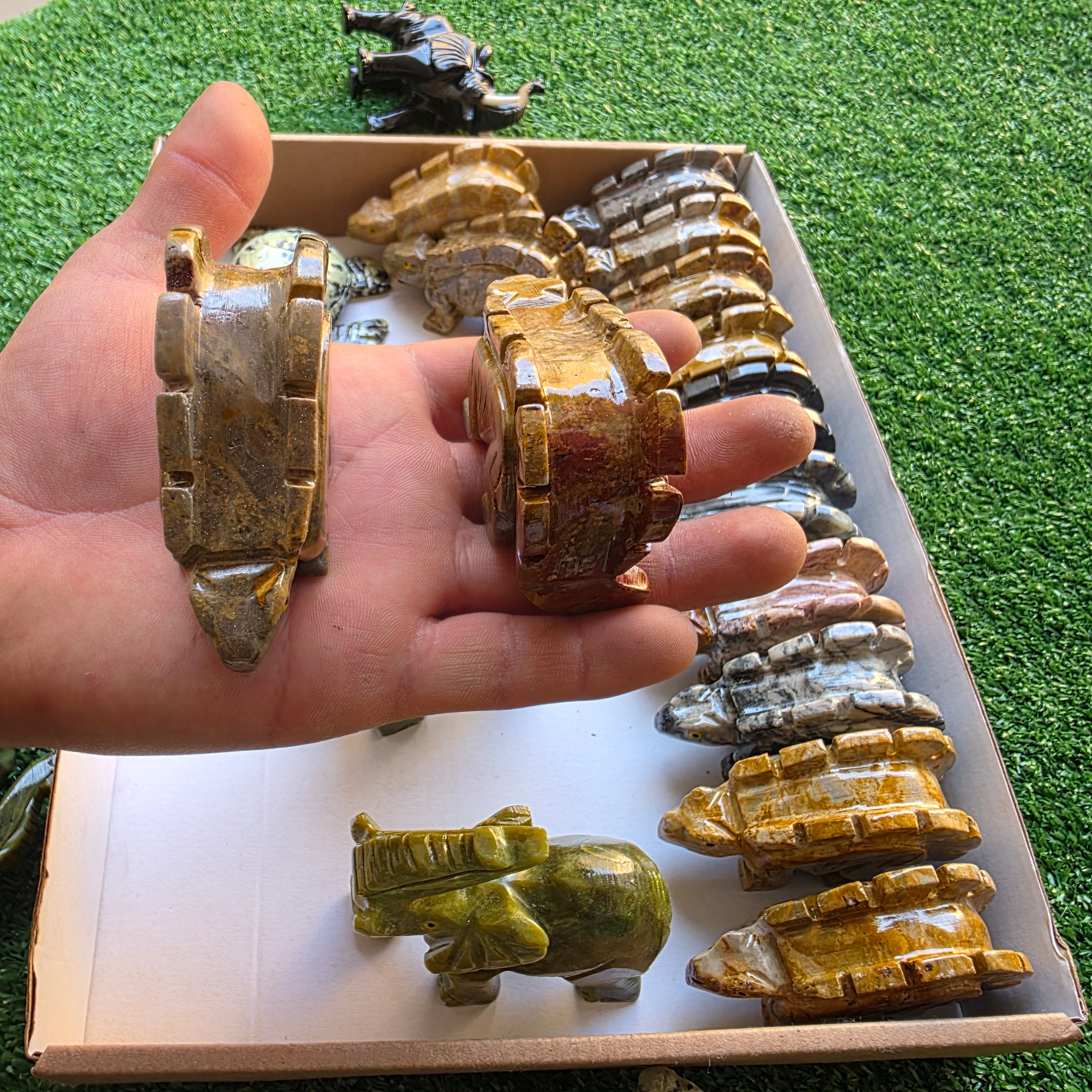 Lot 21 pcs Soapstone and Serpentine Animals