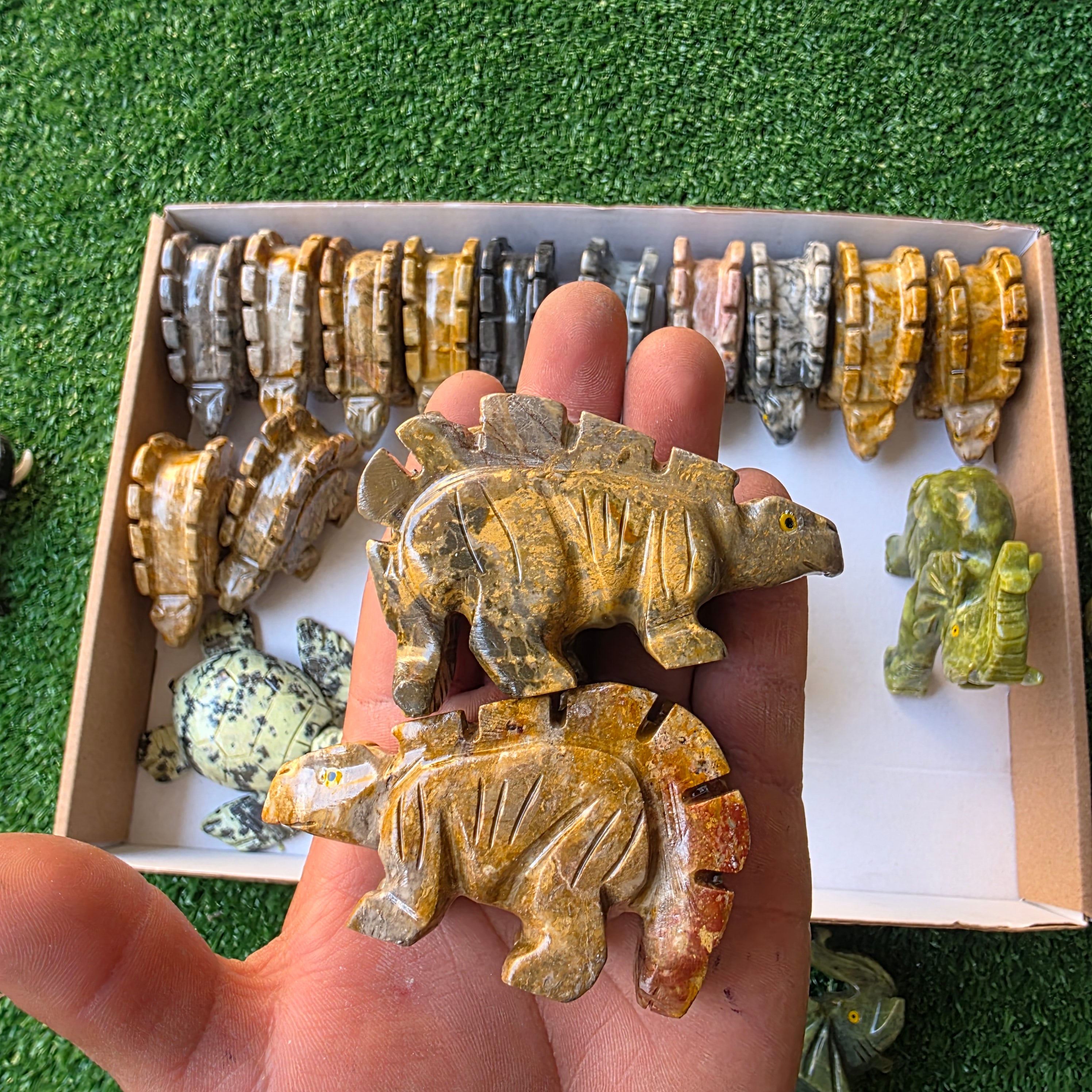 Lot 21 pcs Soapstone and Serpentine Animals