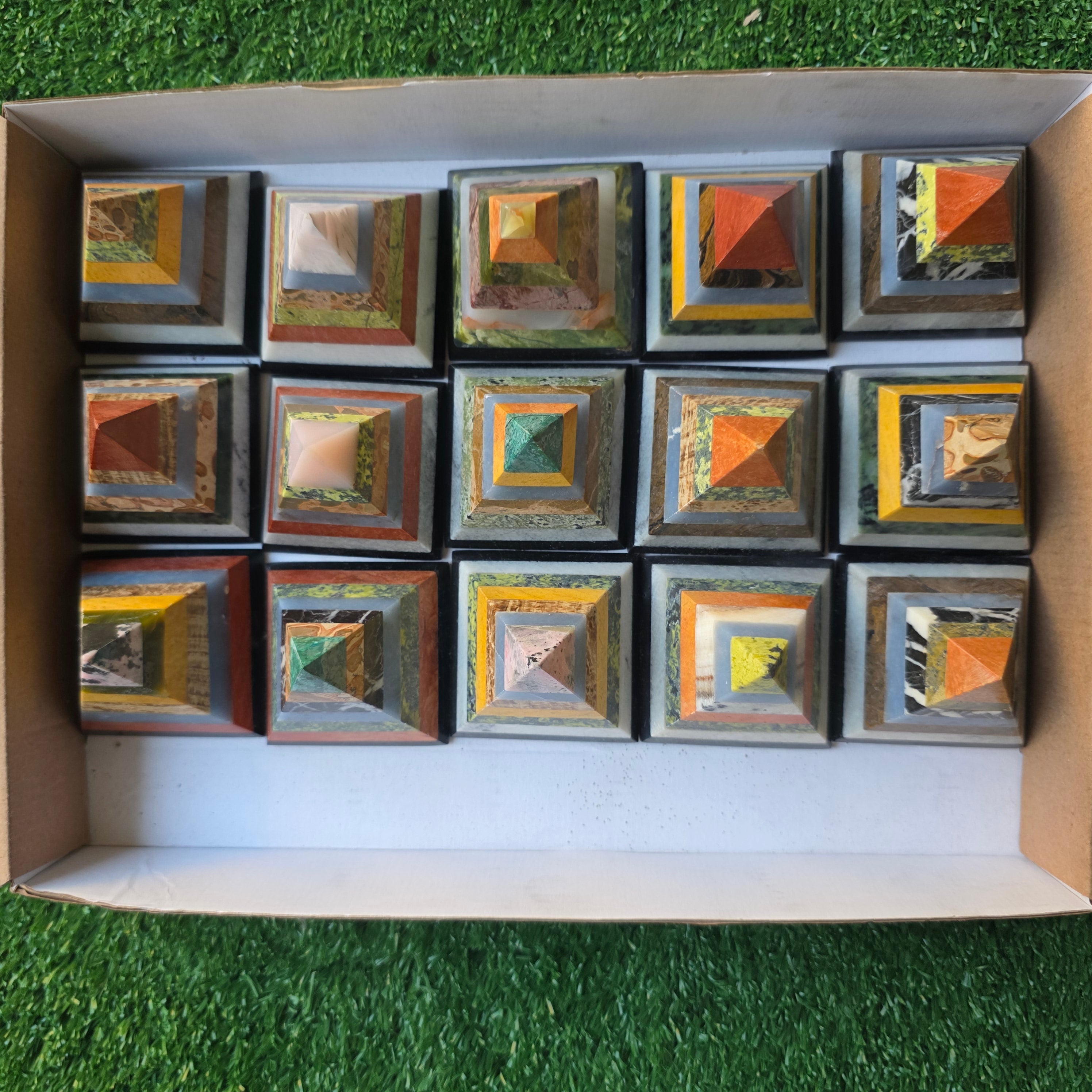 Lot 15 pcs multicolored pyramids