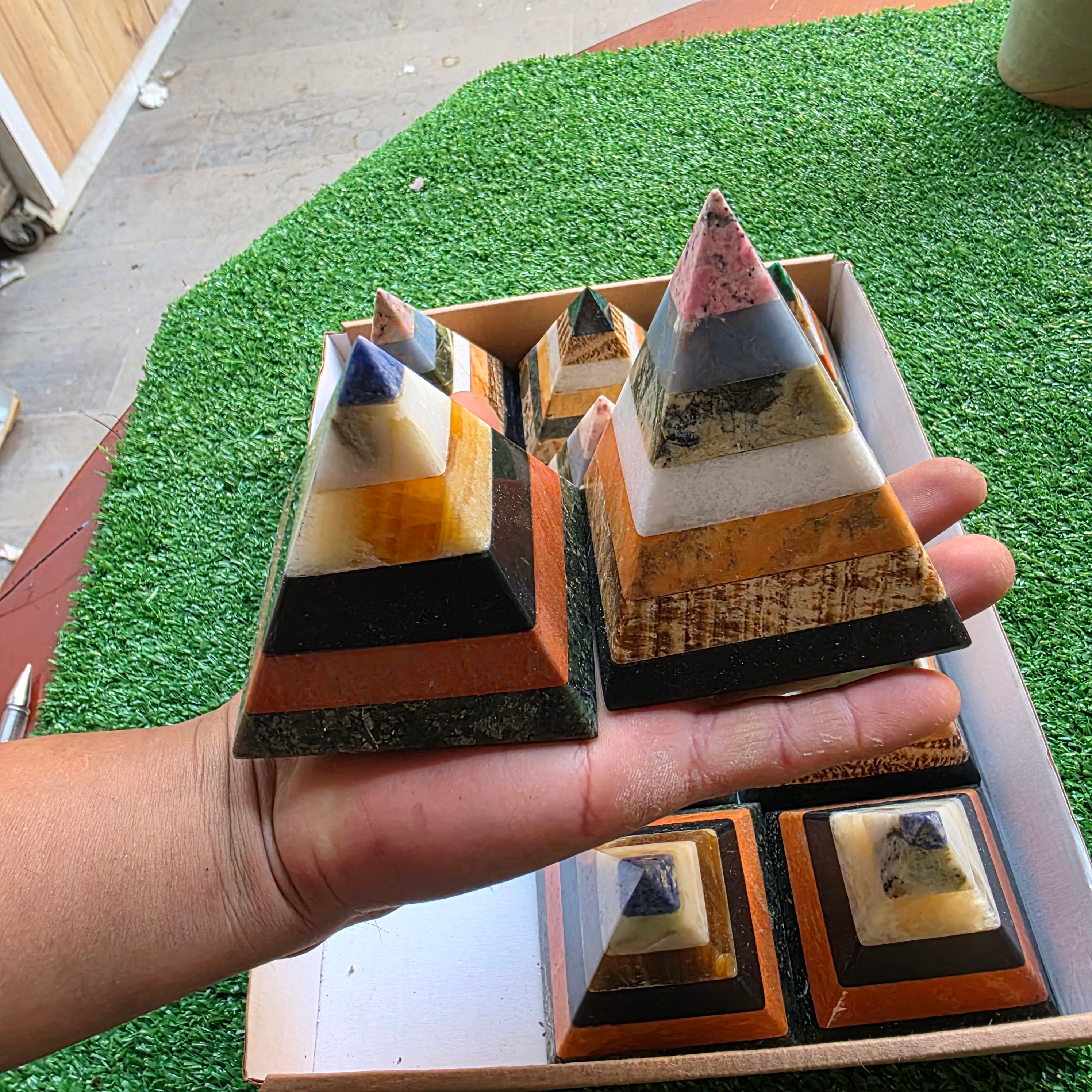 Lot 12 pcs multicolored pyramid