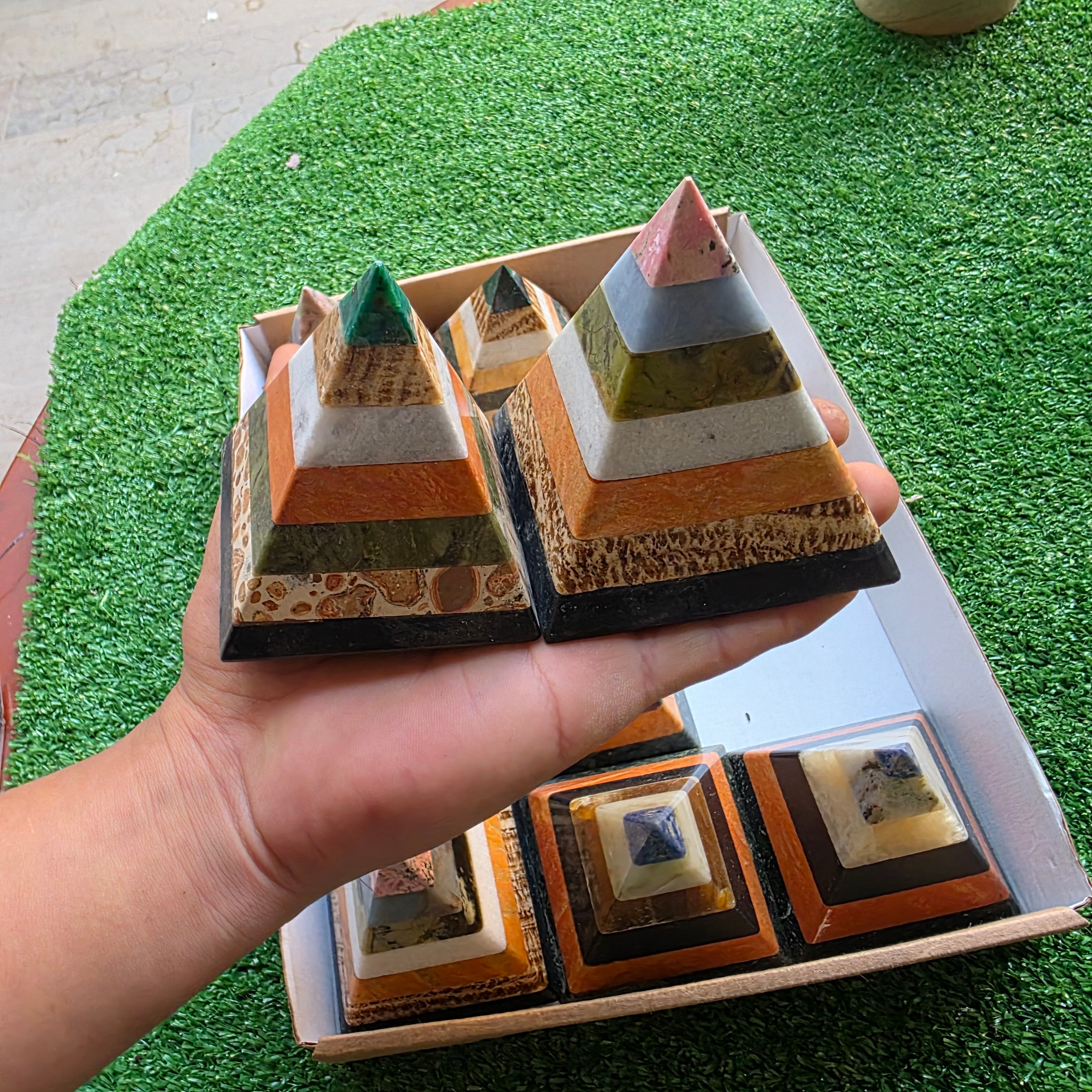 Lot 12 pcs multicolored pyramid