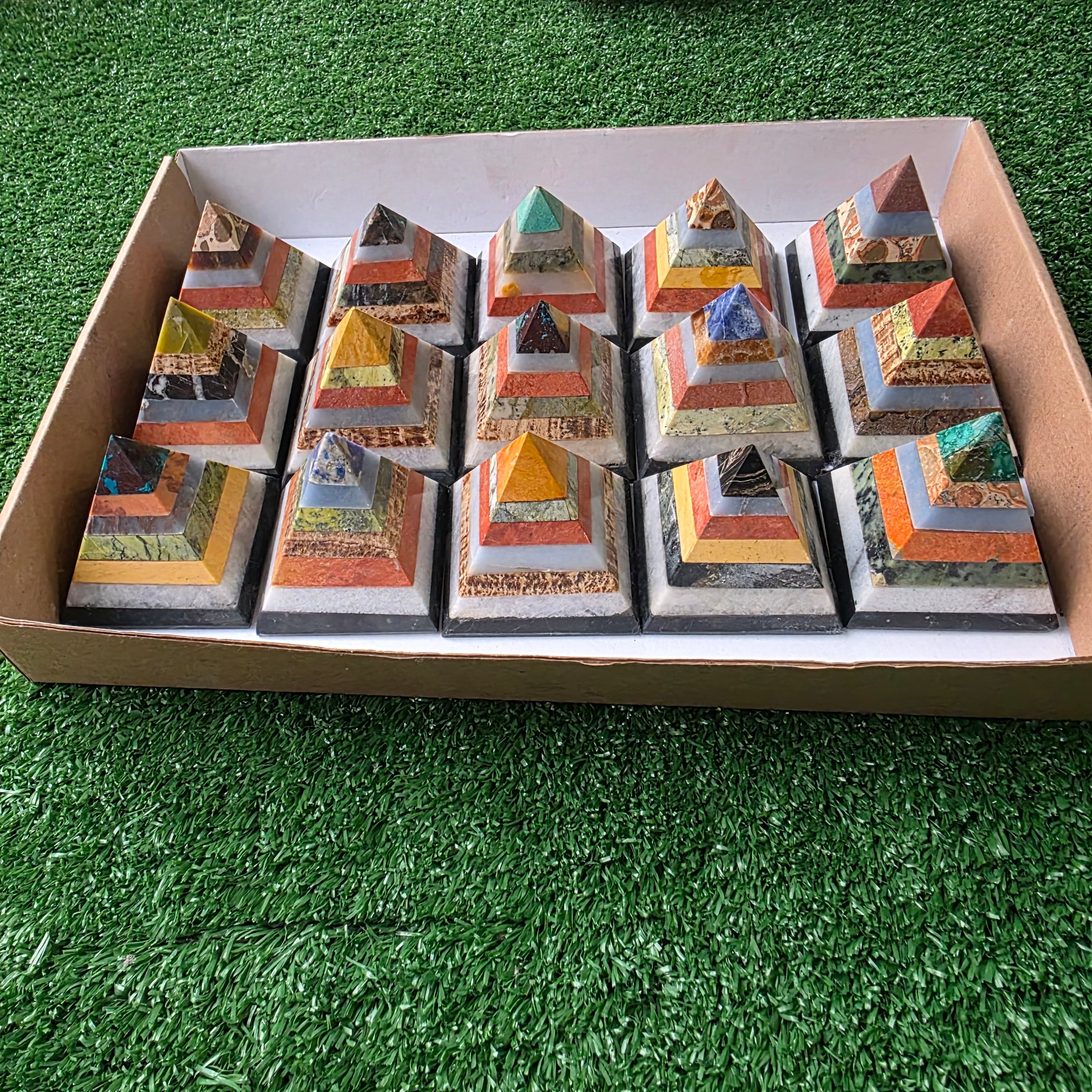 Lot 15 pcs multicolored pyramids