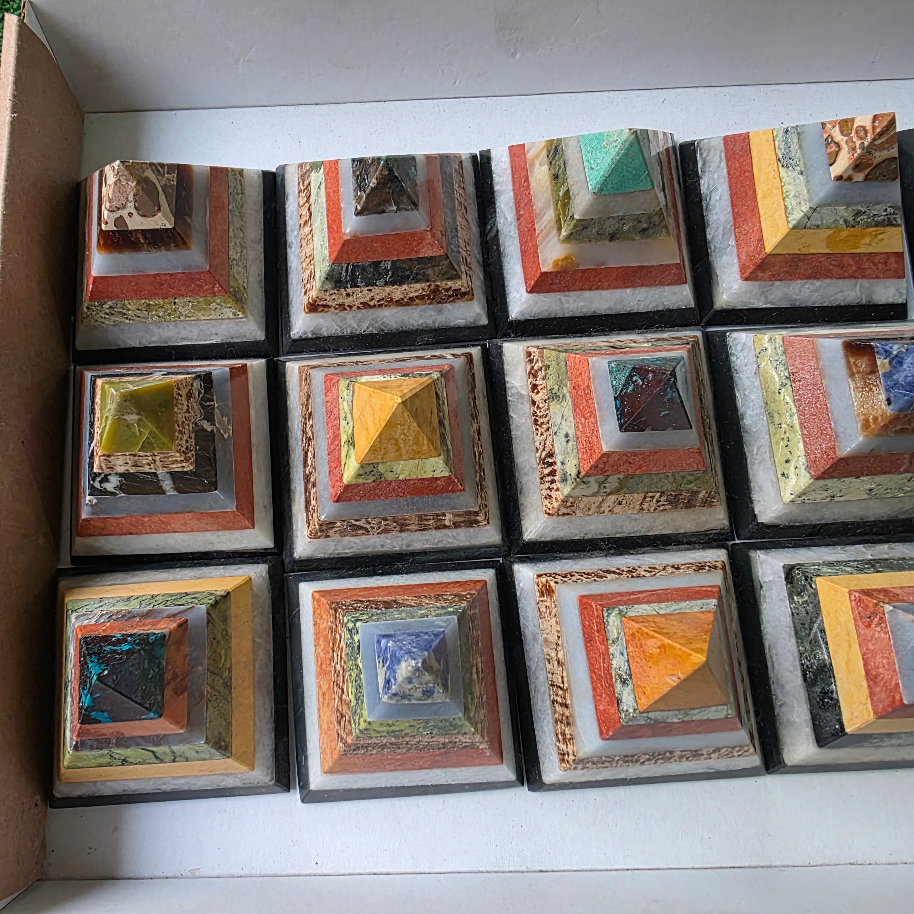 Lot 15 pcs multicolored pyramids