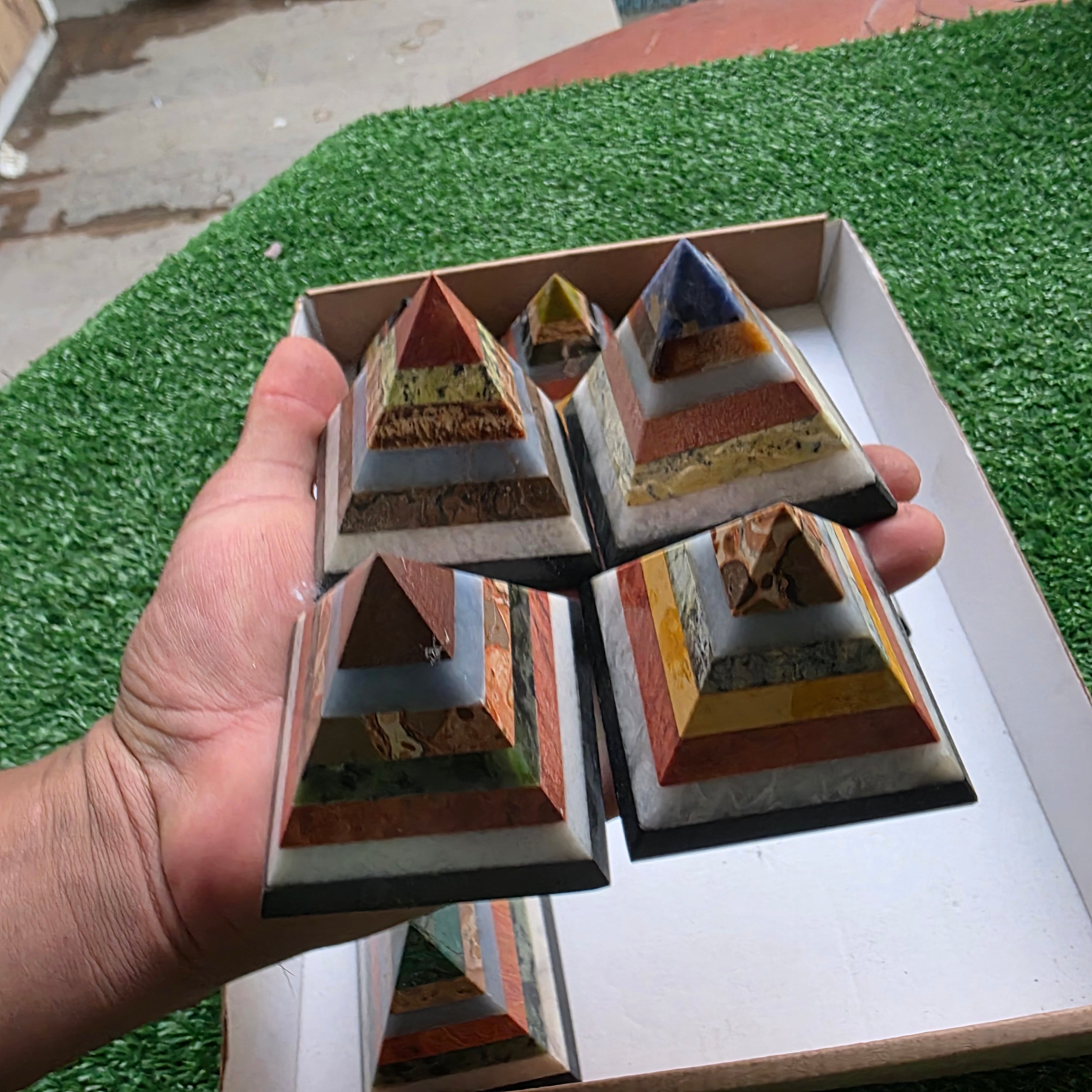 Lot 15 pcs multicolored pyramids