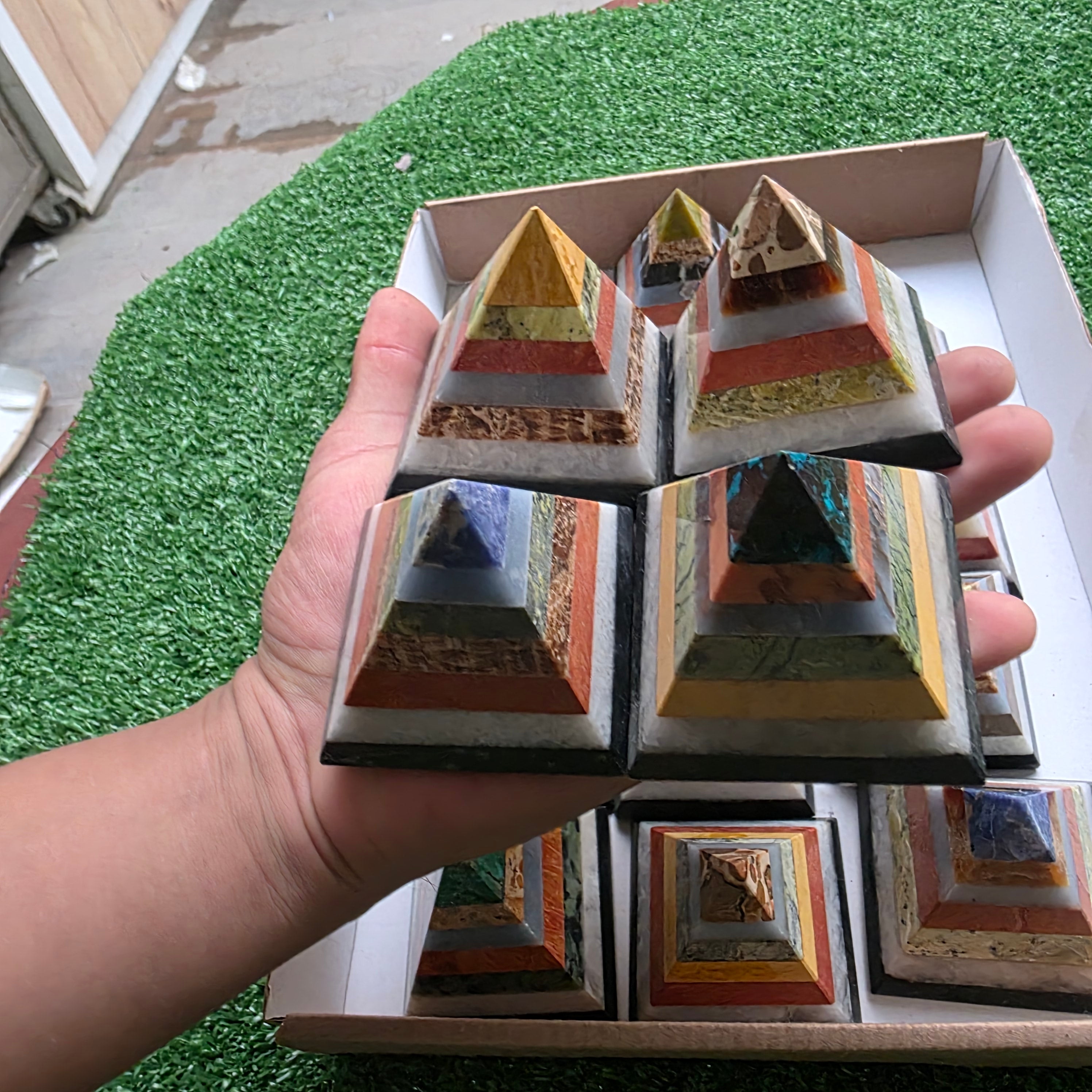 Lot 15 pcs multicolored pyramids