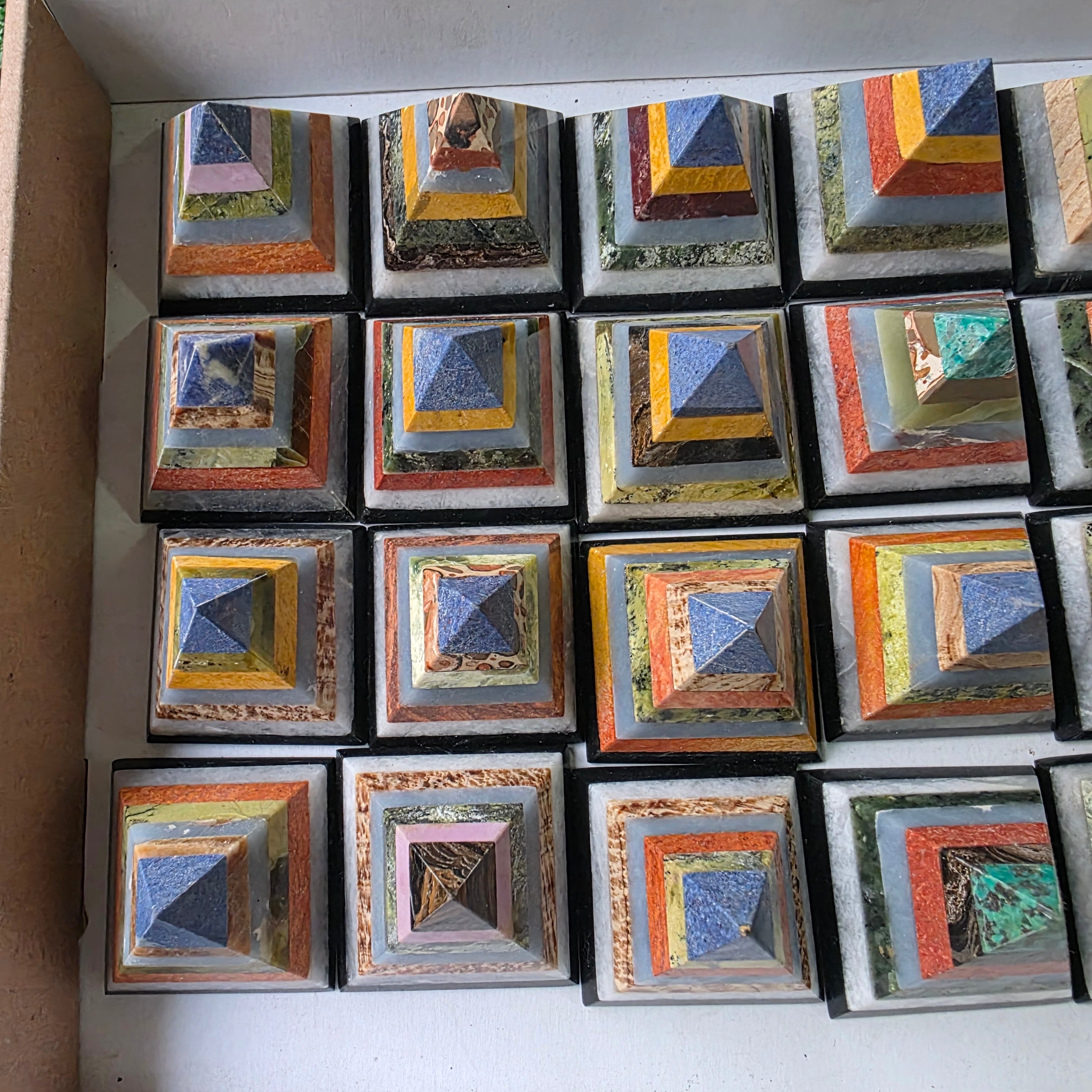 Lot 24 pcs multicolored pyramids