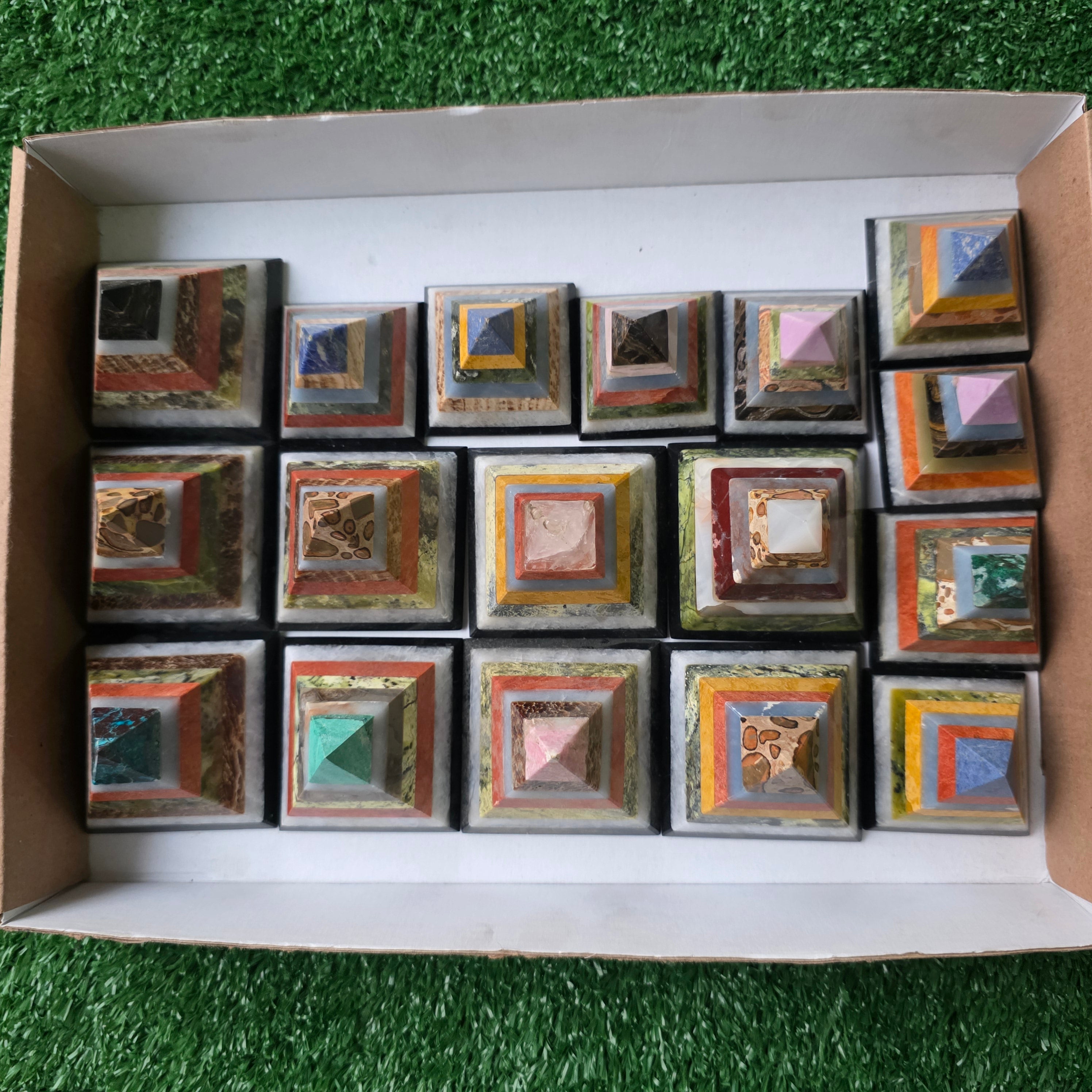 Lot 17 pcs multicolored pyramids